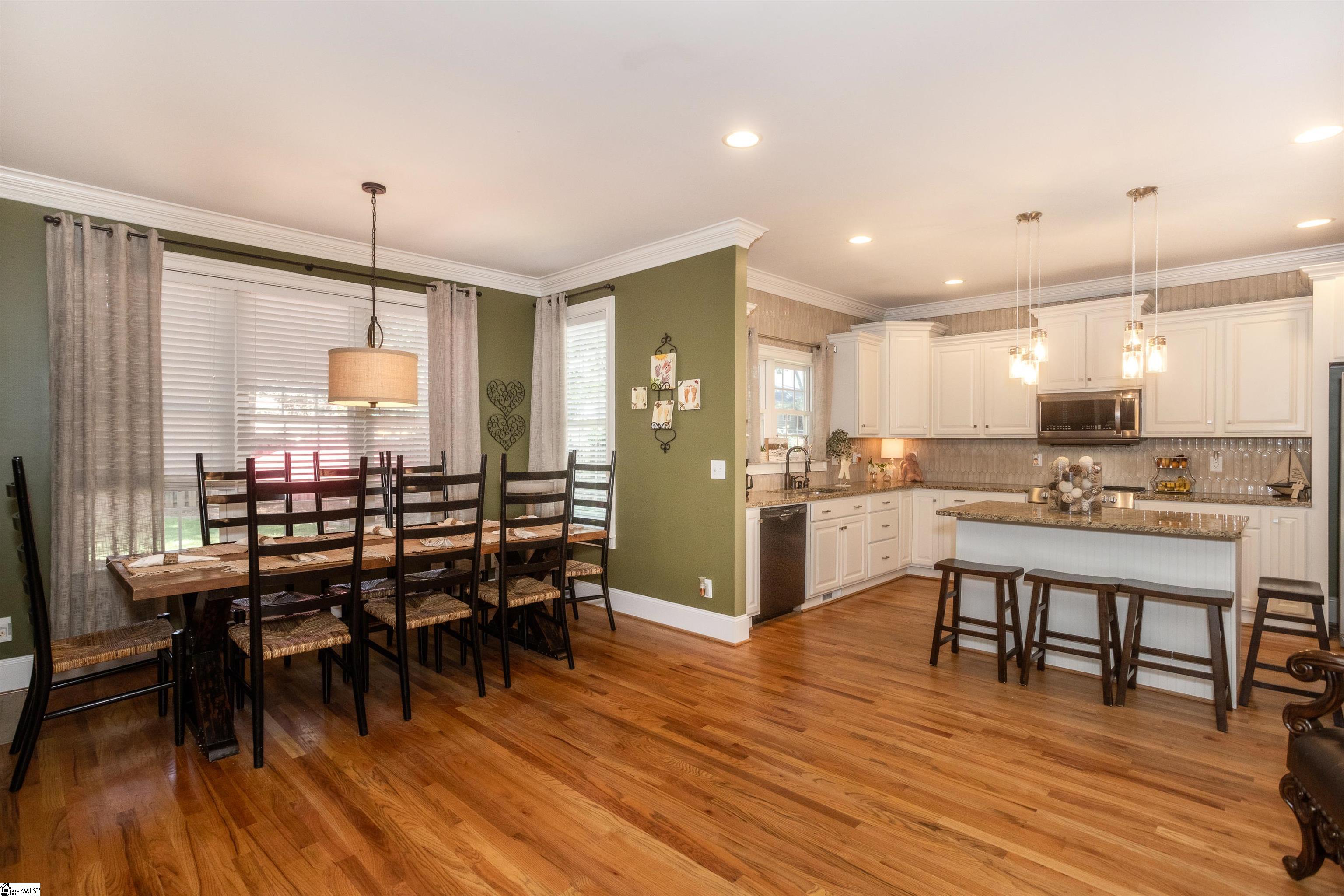 Simpsonville, South Carolina 29681, United States, 4 Bedrooms Bedrooms, ,3 BathroomsBathrooms,Residential,Contingent,198910