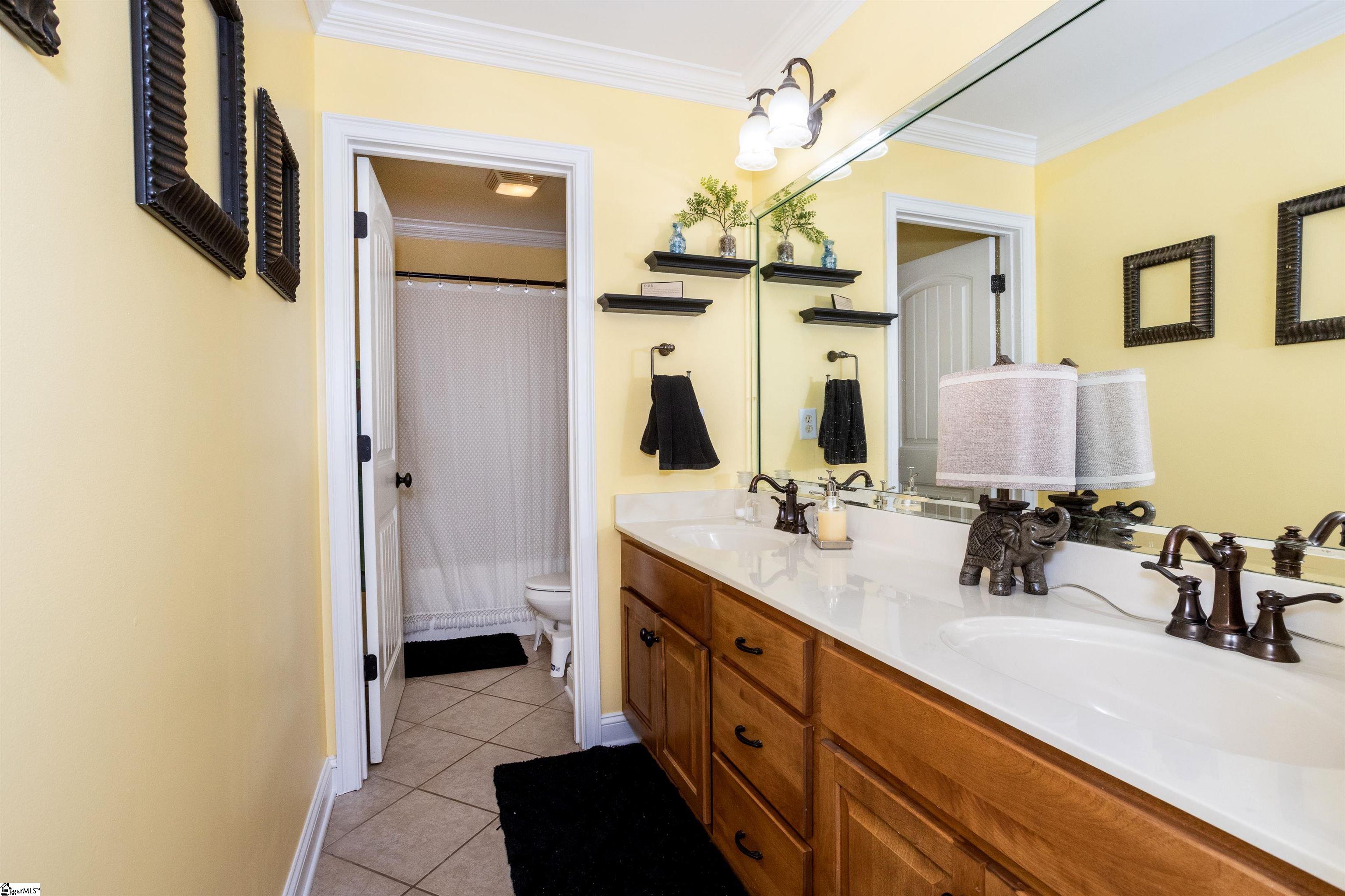 Simpsonville, South Carolina 29681, United States, 4 Bedrooms Bedrooms, ,3 BathroomsBathrooms,Residential,Contingent,198910