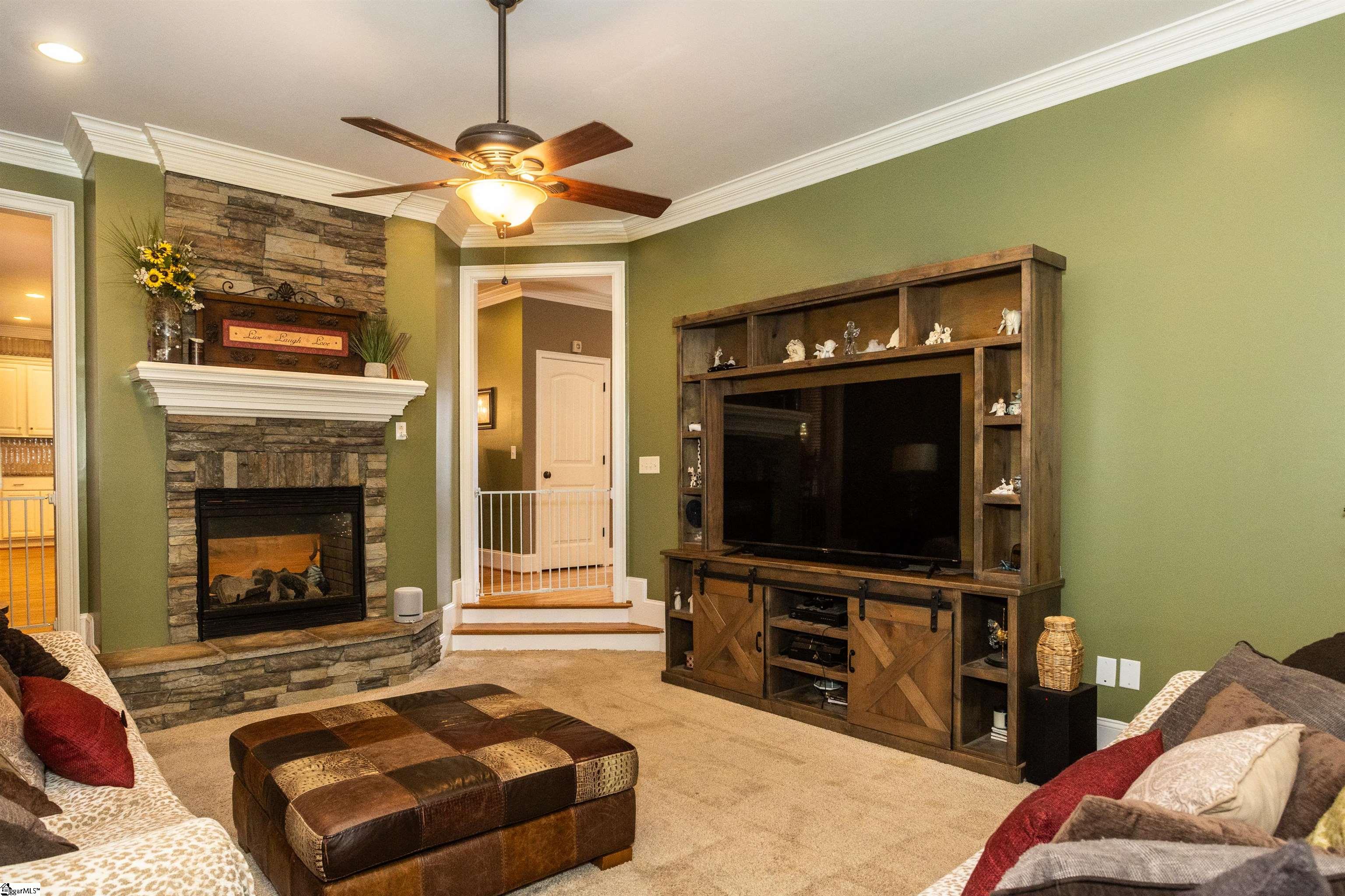 Simpsonville, South Carolina 29681, United States, 4 Bedrooms Bedrooms, ,3 BathroomsBathrooms,Residential,Contingent,198910