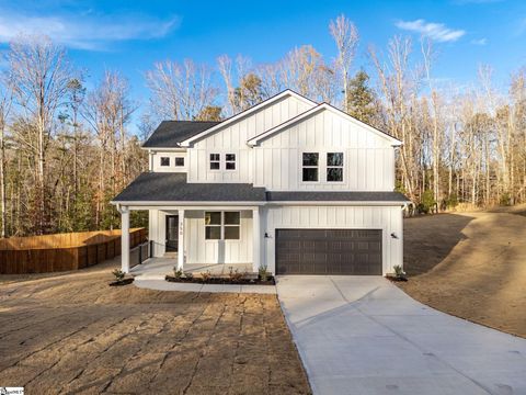 Photo of 350 W River Grove Circle, Roebuck, SC 29376 (MLS # 1582126)