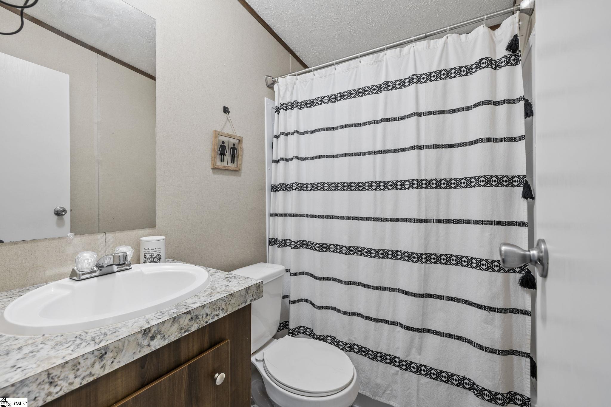 Inman, South Carolina 29349, United States, 5 Bedrooms Bedrooms, ,3 BathroomsBathrooms,Residential,Active,177991