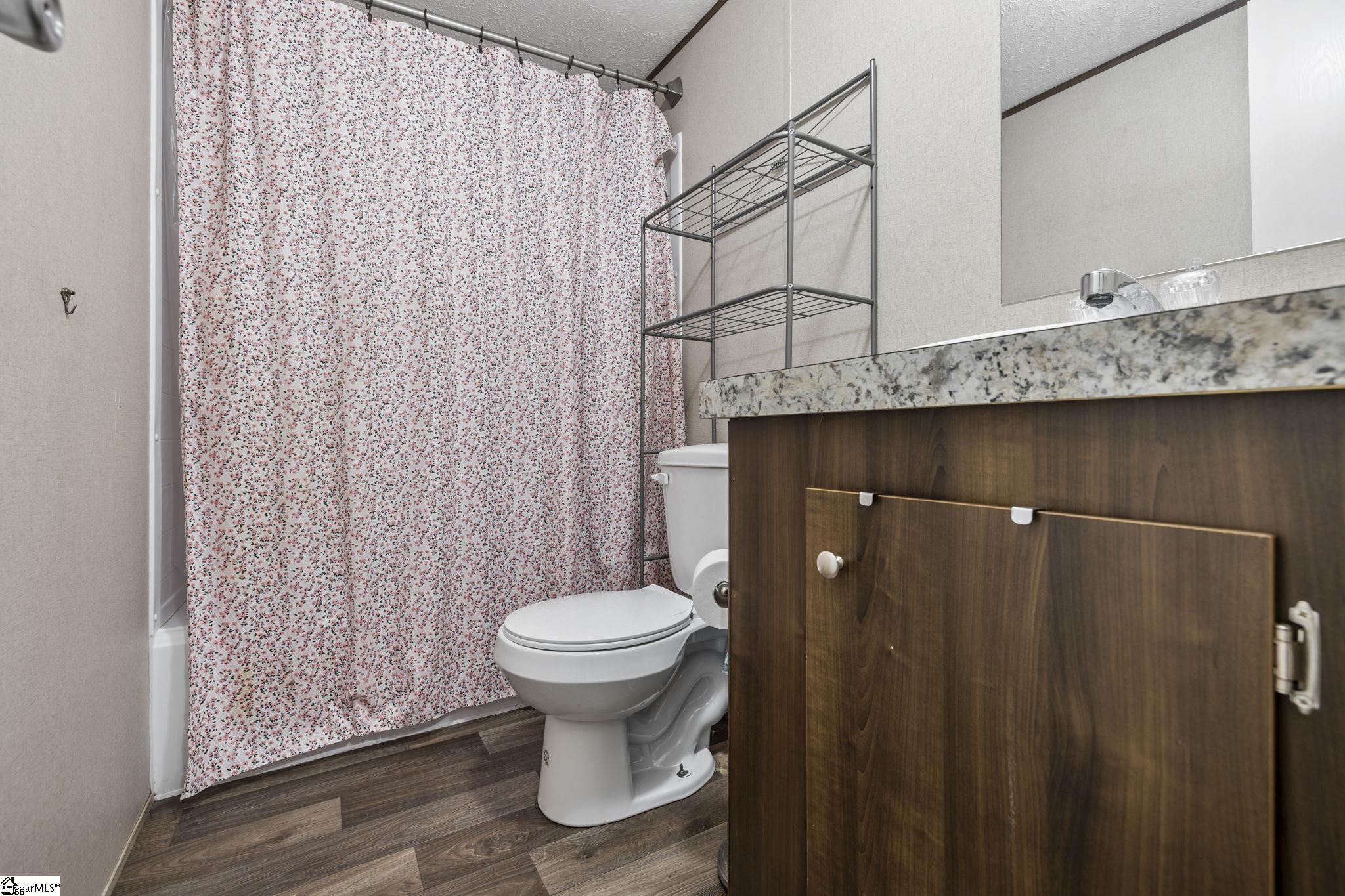 Inman, South Carolina 29349, United States, 5 Bedrooms Bedrooms, ,3 BathroomsBathrooms,Residential,Active,177991