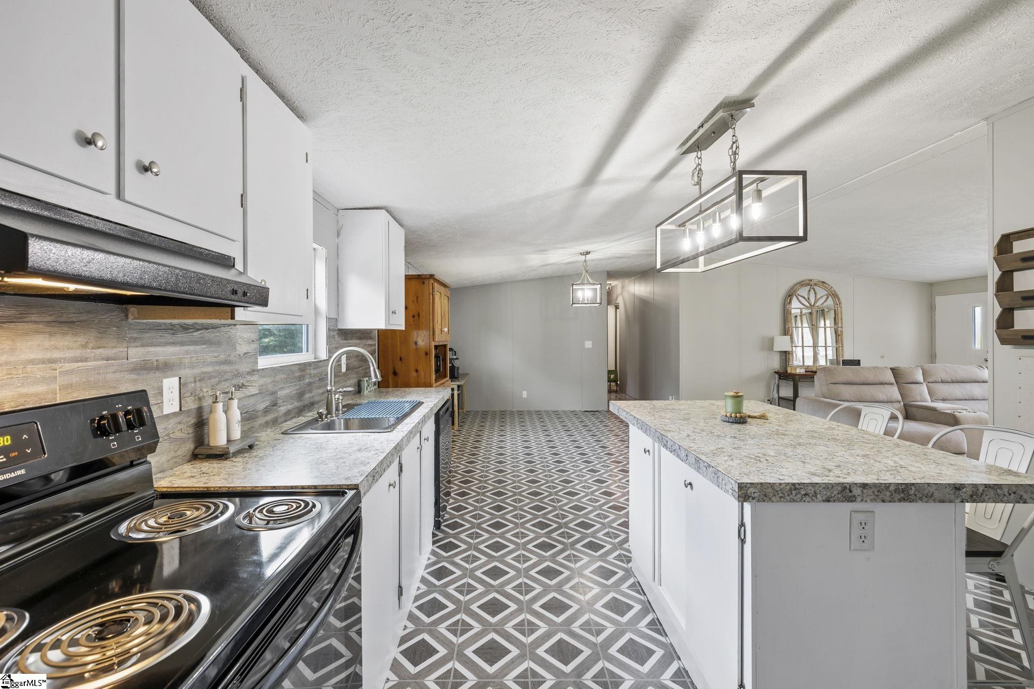 Inman, South Carolina 29349, United States, 5 Bedrooms Bedrooms, ,3 BathroomsBathrooms,Residential,Active,177991