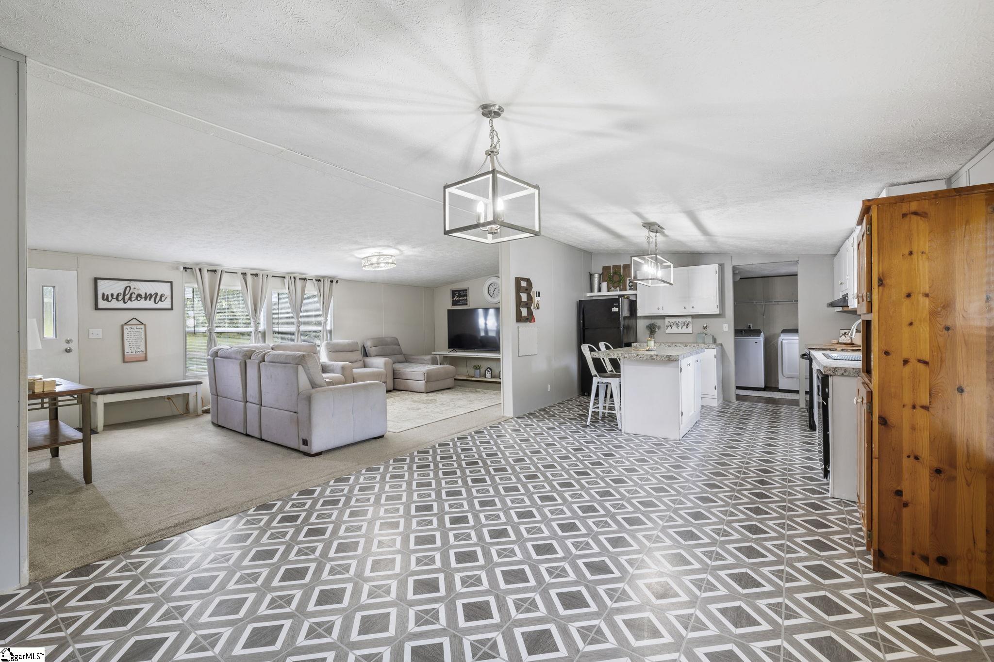 Inman, South Carolina 29349, United States, 5 Bedrooms Bedrooms, ,3 BathroomsBathrooms,Residential,Active,177991