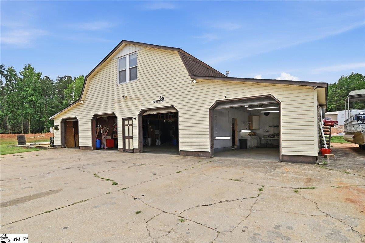 60 Lakeside Drive