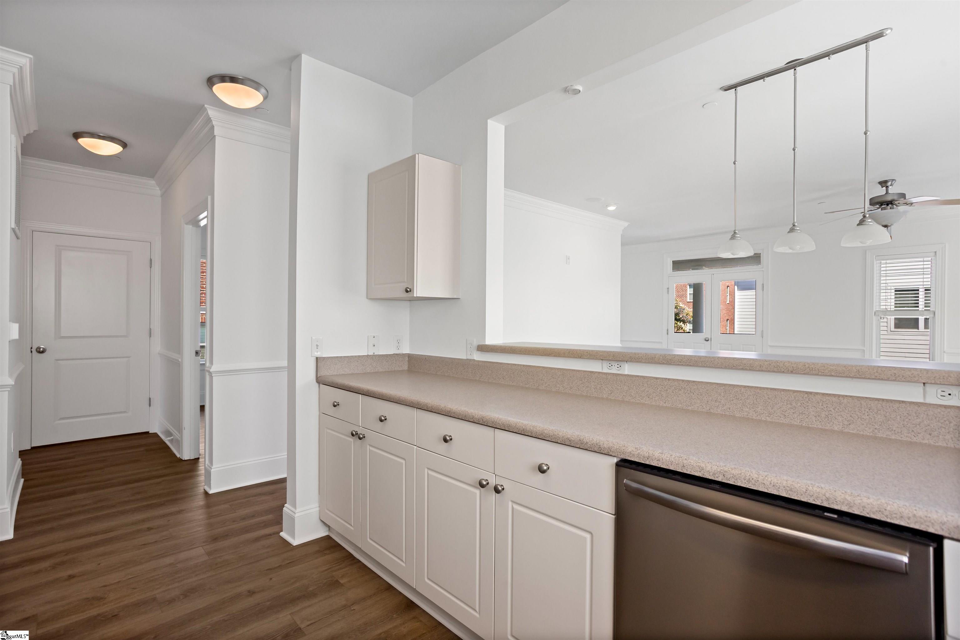 Greenville, South Carolina 29601, United States, 3 Bedrooms Bedrooms, ,2 BathroomsBathrooms,Residential,Contingent,198400