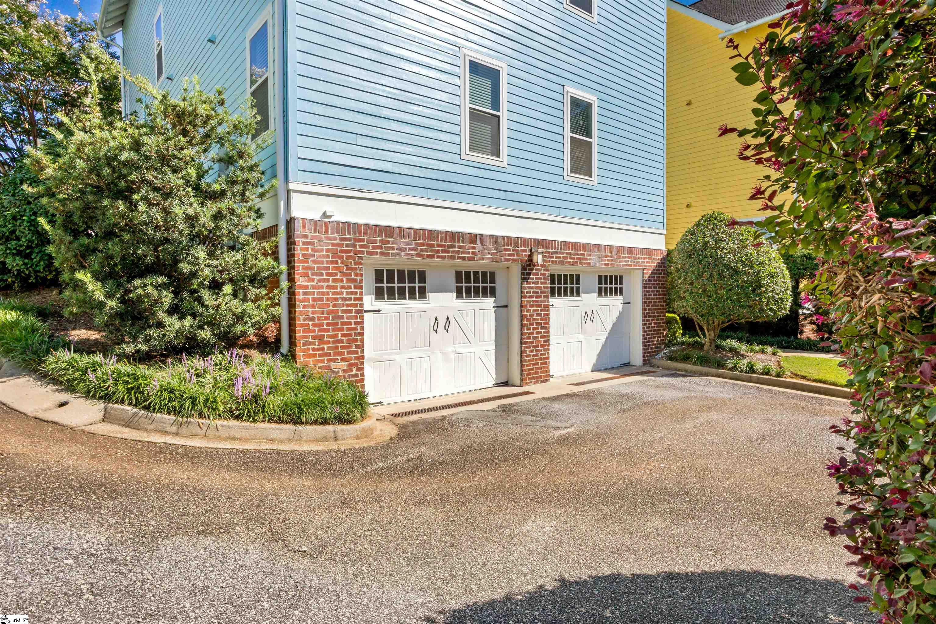 Greenville, South Carolina 29601, United States, 3 Bedrooms Bedrooms, ,2 BathroomsBathrooms,Residential,Contingent,198400