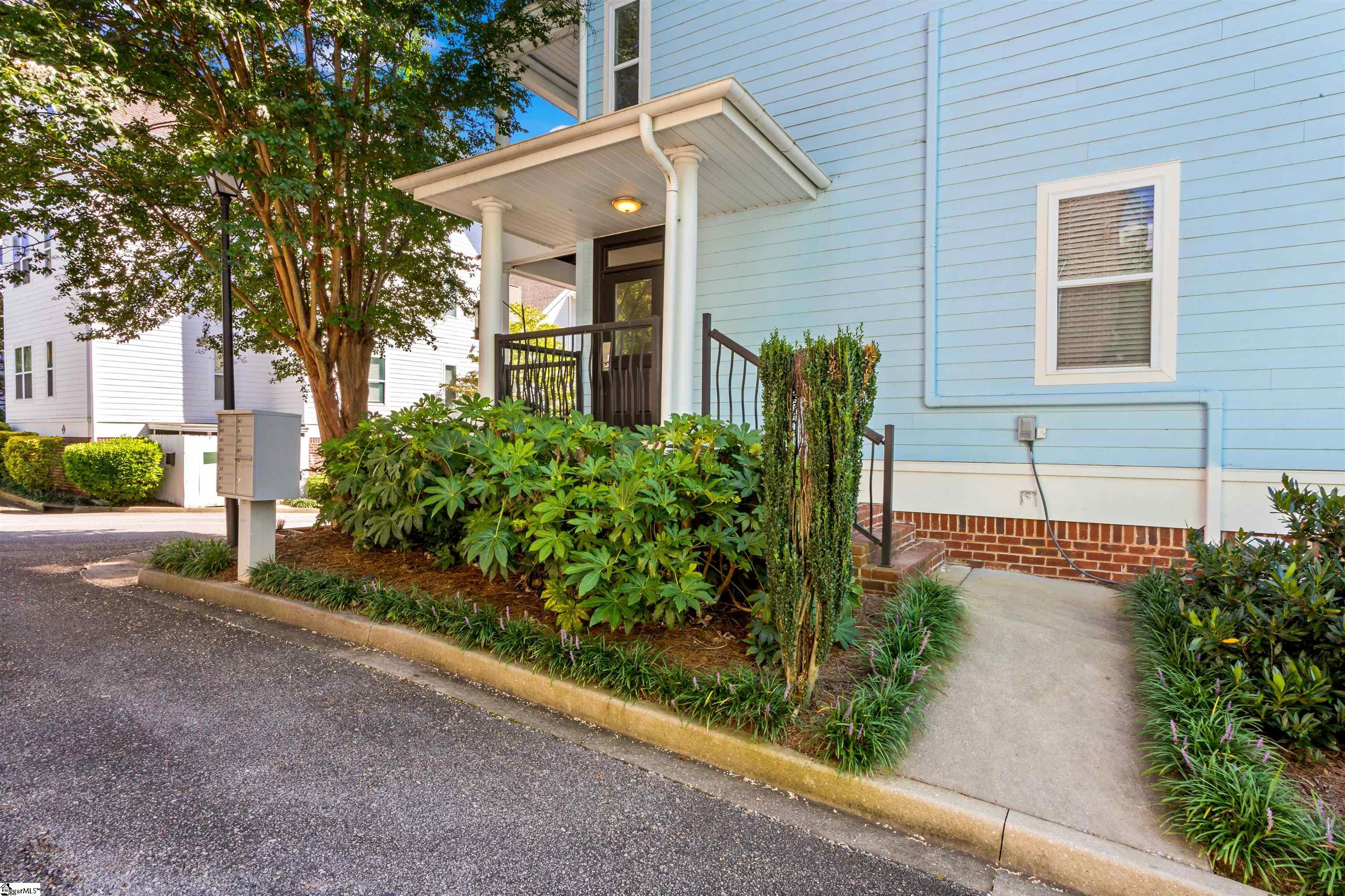 Greenville, South Carolina 29601, United States, 3 Bedrooms Bedrooms, ,2 BathroomsBathrooms,Residential,Contingent,198400