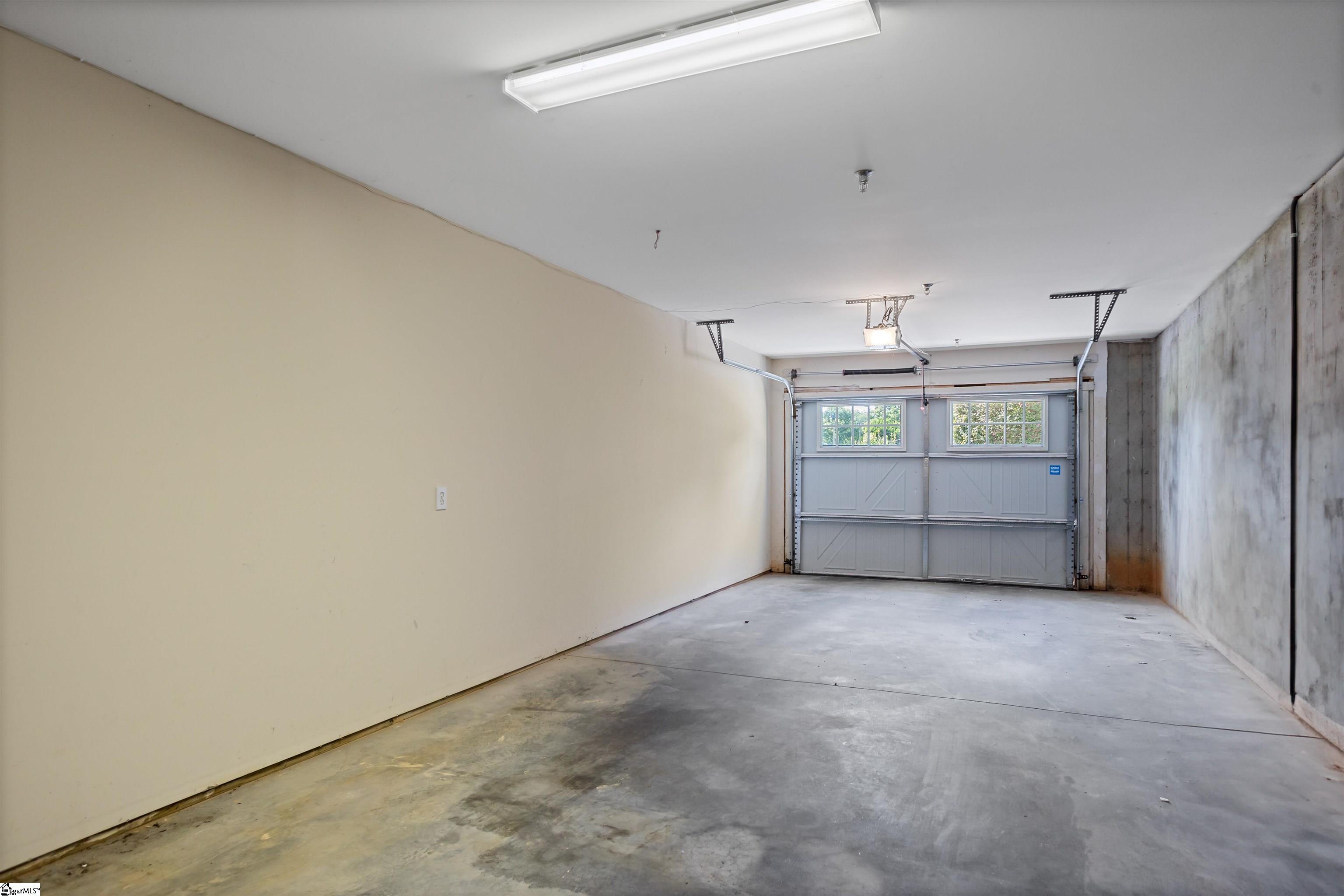 Greenville, South Carolina 29601, United States, 3 Bedrooms Bedrooms, ,2 BathroomsBathrooms,Residential,Contingent,198400