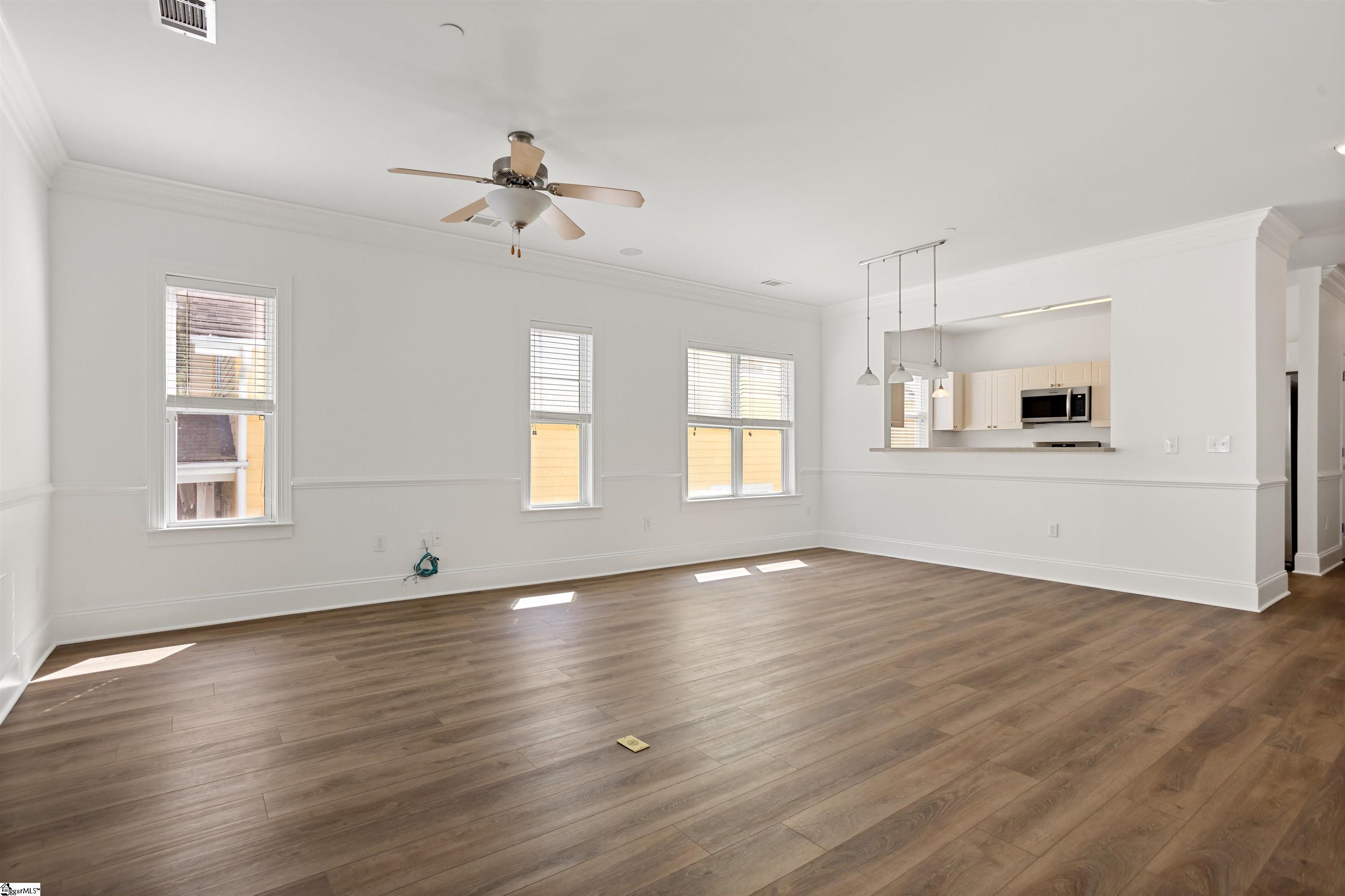 Greenville, South Carolina 29601, United States, 3 Bedrooms Bedrooms, ,2 BathroomsBathrooms,Residential,Contingent,198400