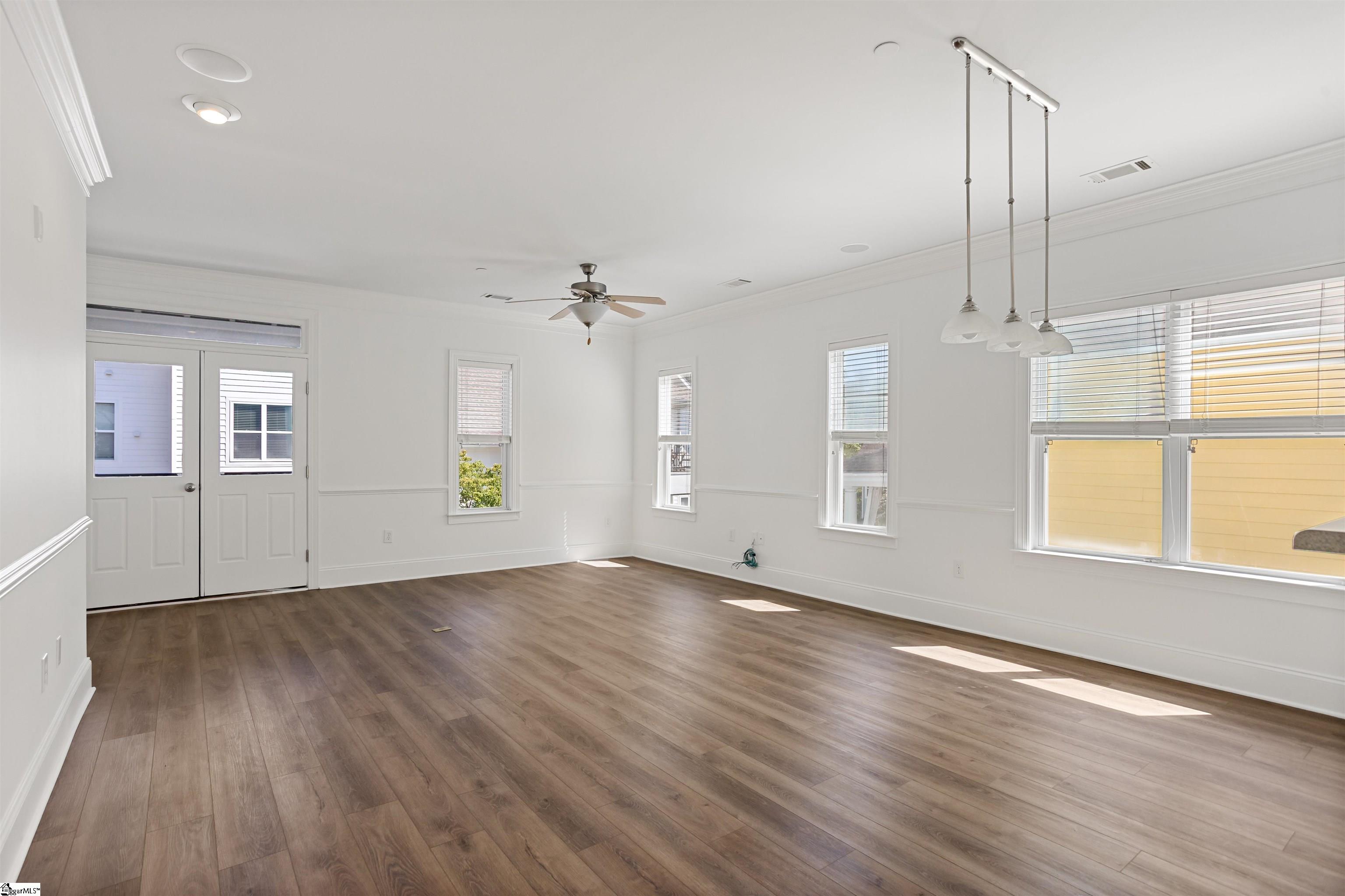 Greenville, South Carolina 29601, United States, 3 Bedrooms Bedrooms, ,2 BathroomsBathrooms,Residential,Contingent,198400