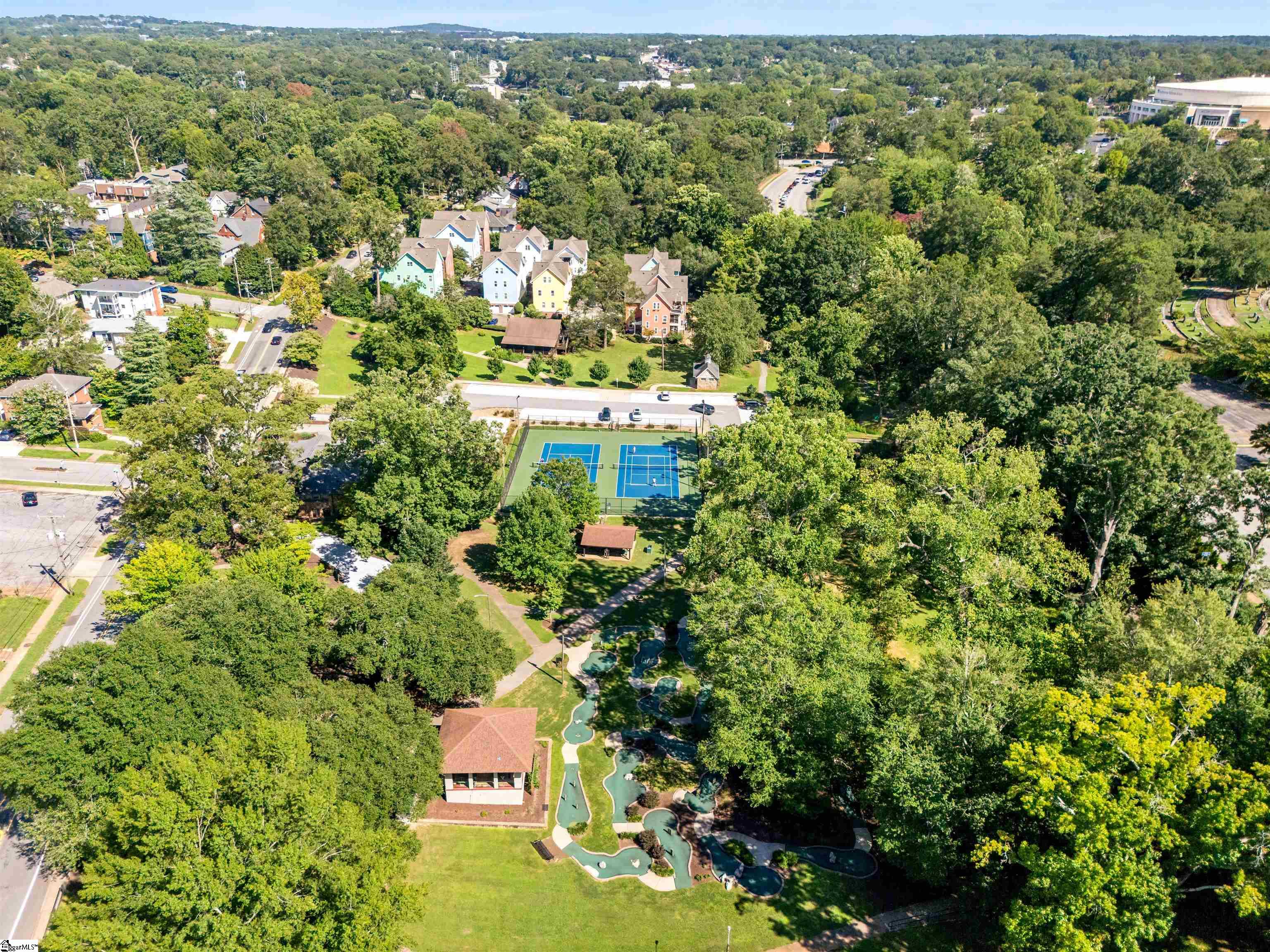 Greenville, South Carolina 29601, United States, 3 Bedrooms Bedrooms, ,2 BathroomsBathrooms,Residential,Contingent,198400