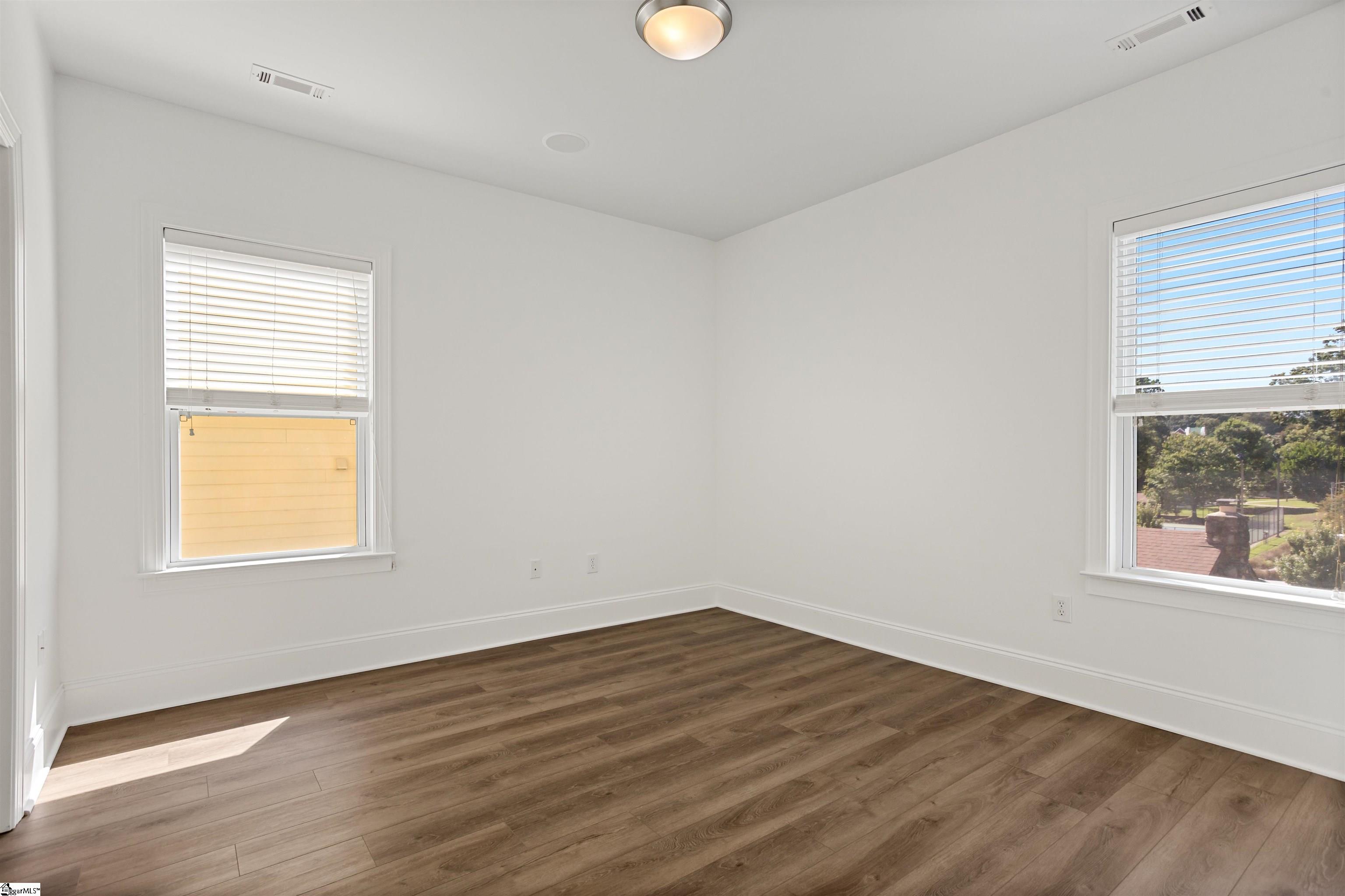 Greenville, South Carolina 29601, United States, 3 Bedrooms Bedrooms, ,2 BathroomsBathrooms,Residential,Contingent,198400