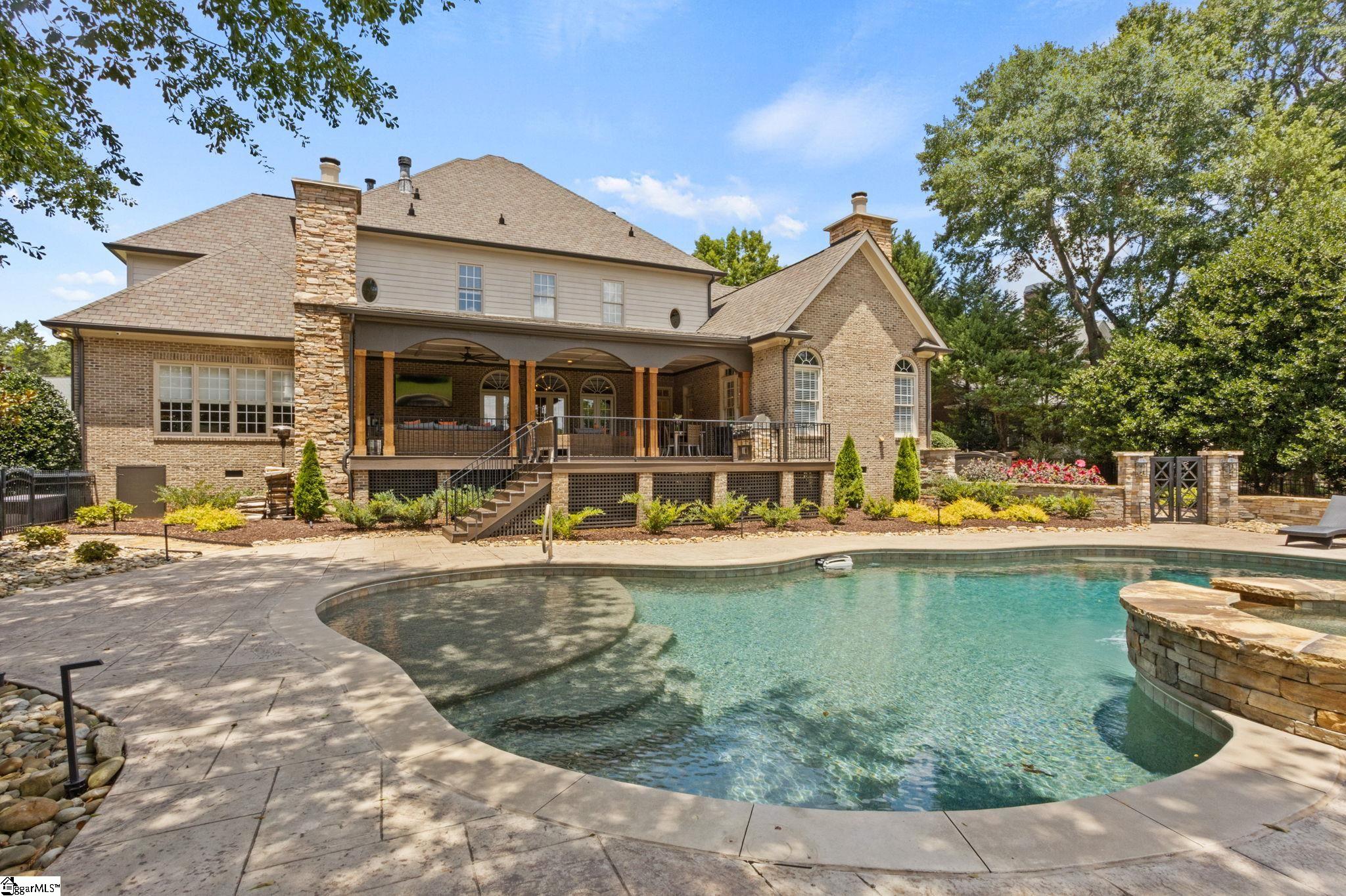 102 Antigua Way
