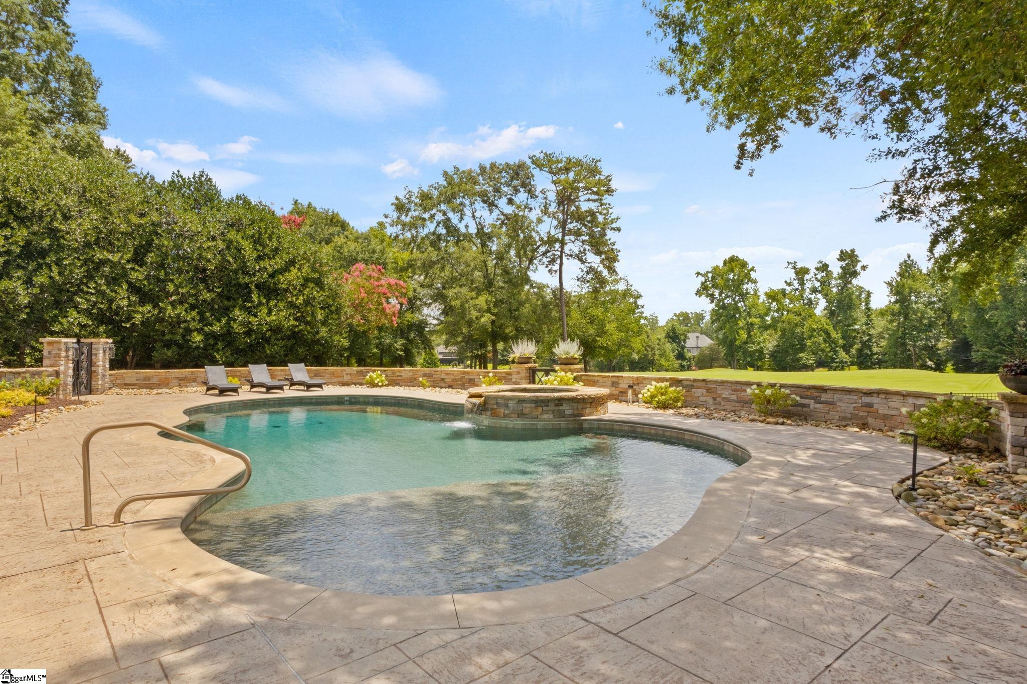 102 Antigua Way