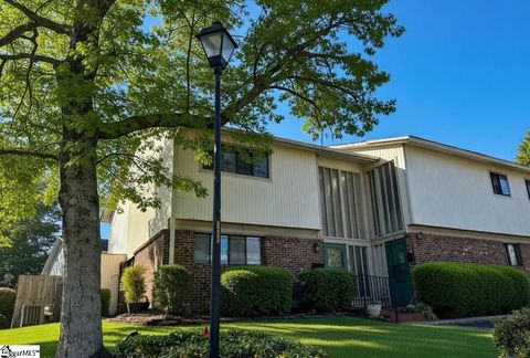 Photo of 17 Briargate Place, Greenville, SC 29615 (MLS # 1582081)