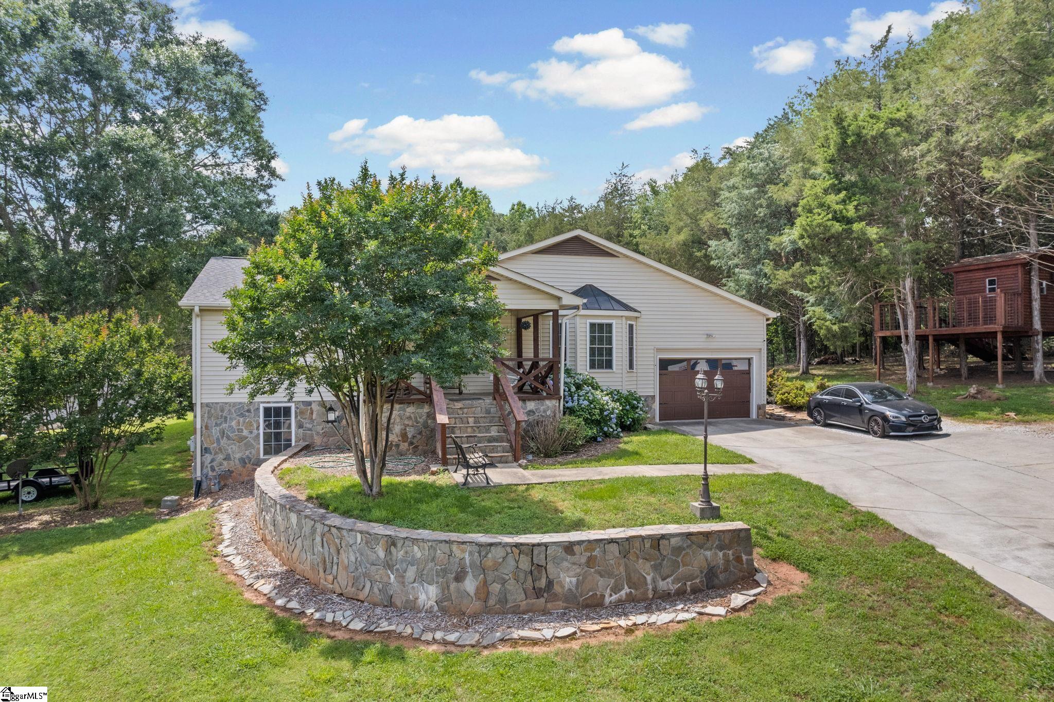 547 Crest Drive