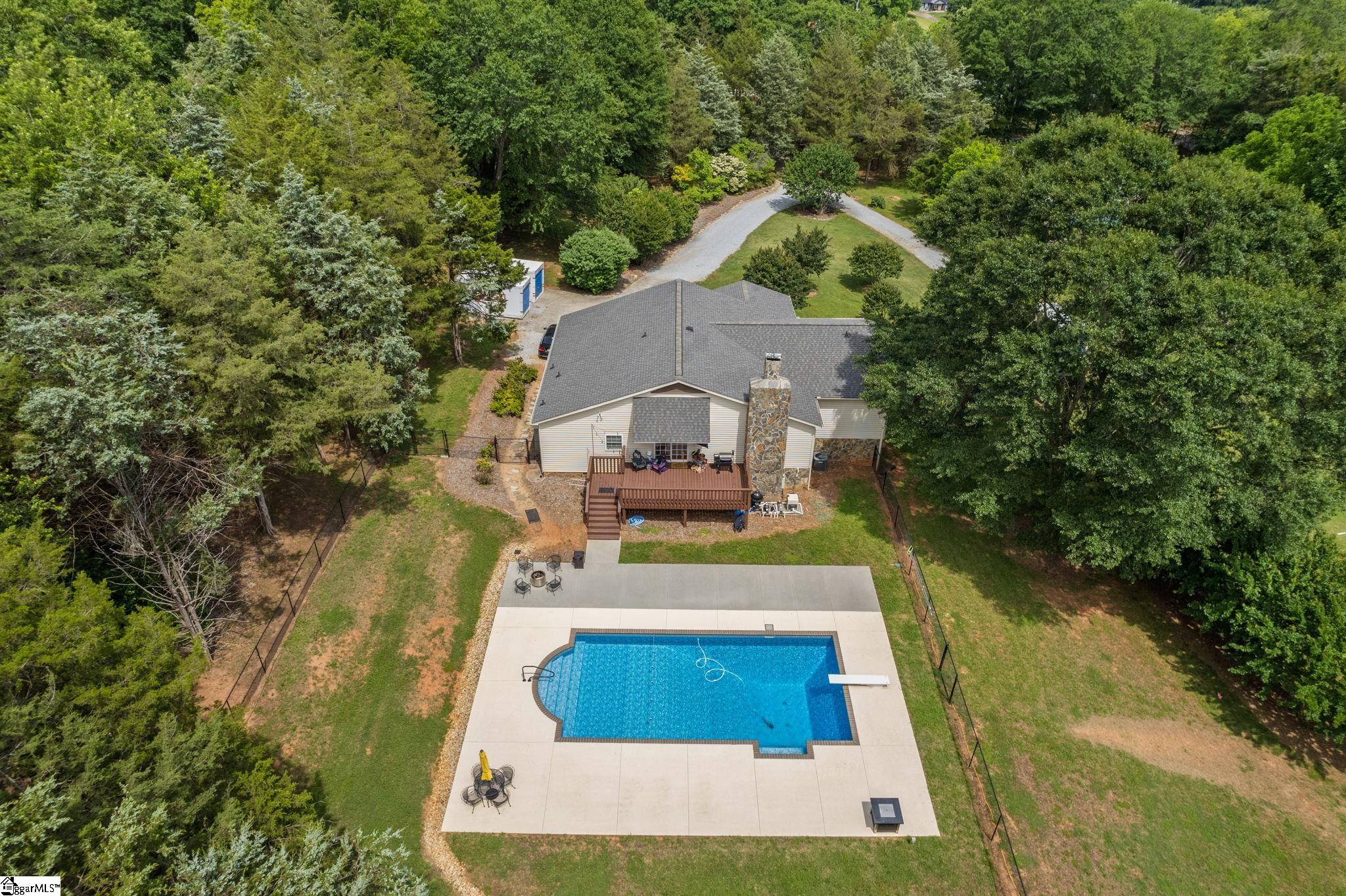 547 Crest Drive