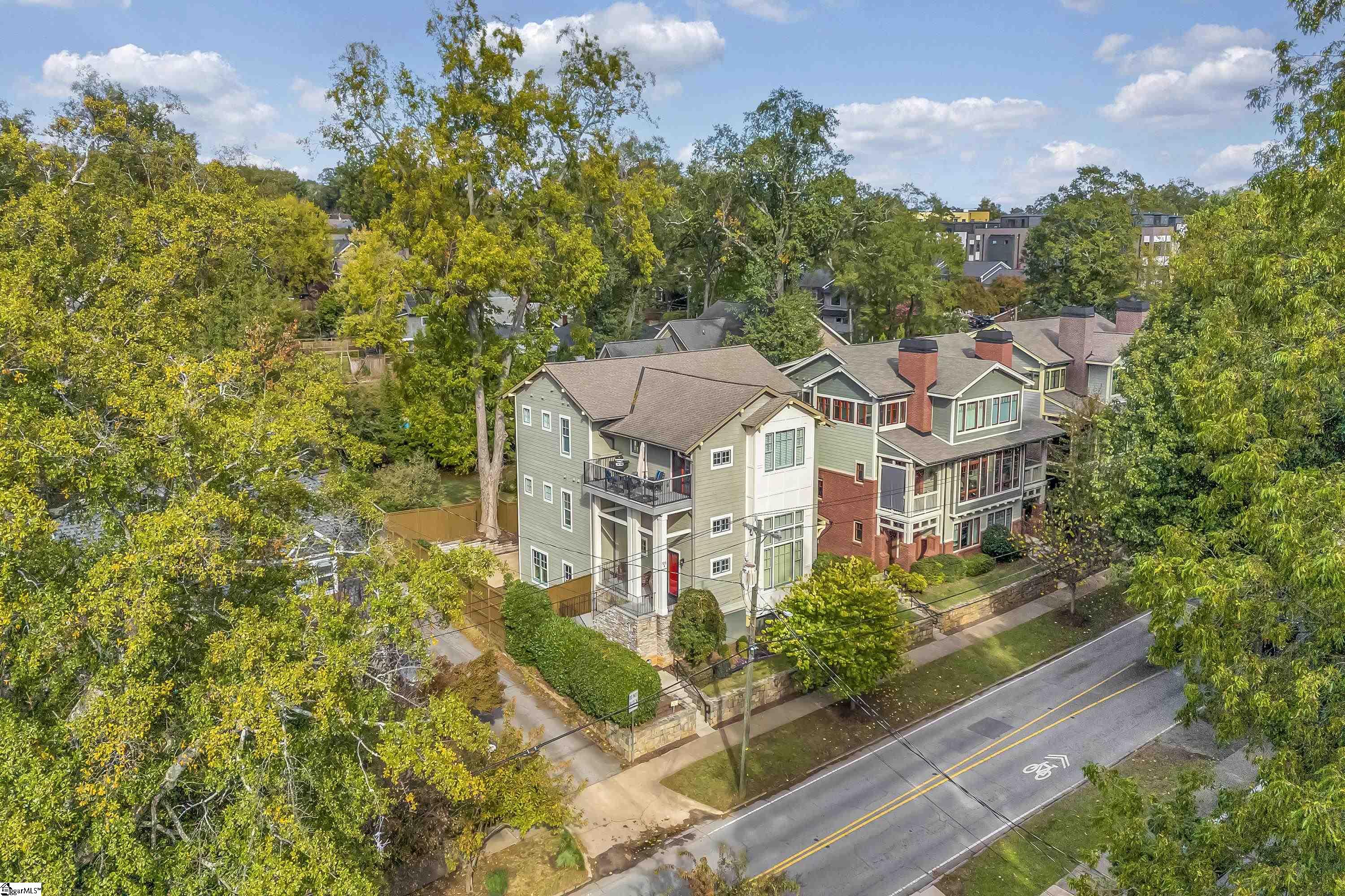 Greenville, South Carolina 29601, United States, 3 Bedrooms Bedrooms, ,4 BathroomsBathrooms,Residential,Active,238522