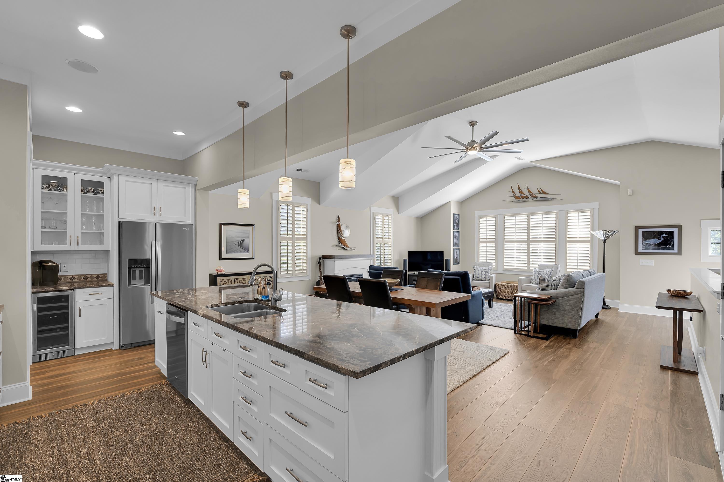 Greenville, South Carolina 29601, United States, 3 Bedrooms Bedrooms, ,4 BathroomsBathrooms,Residential,Active,238522