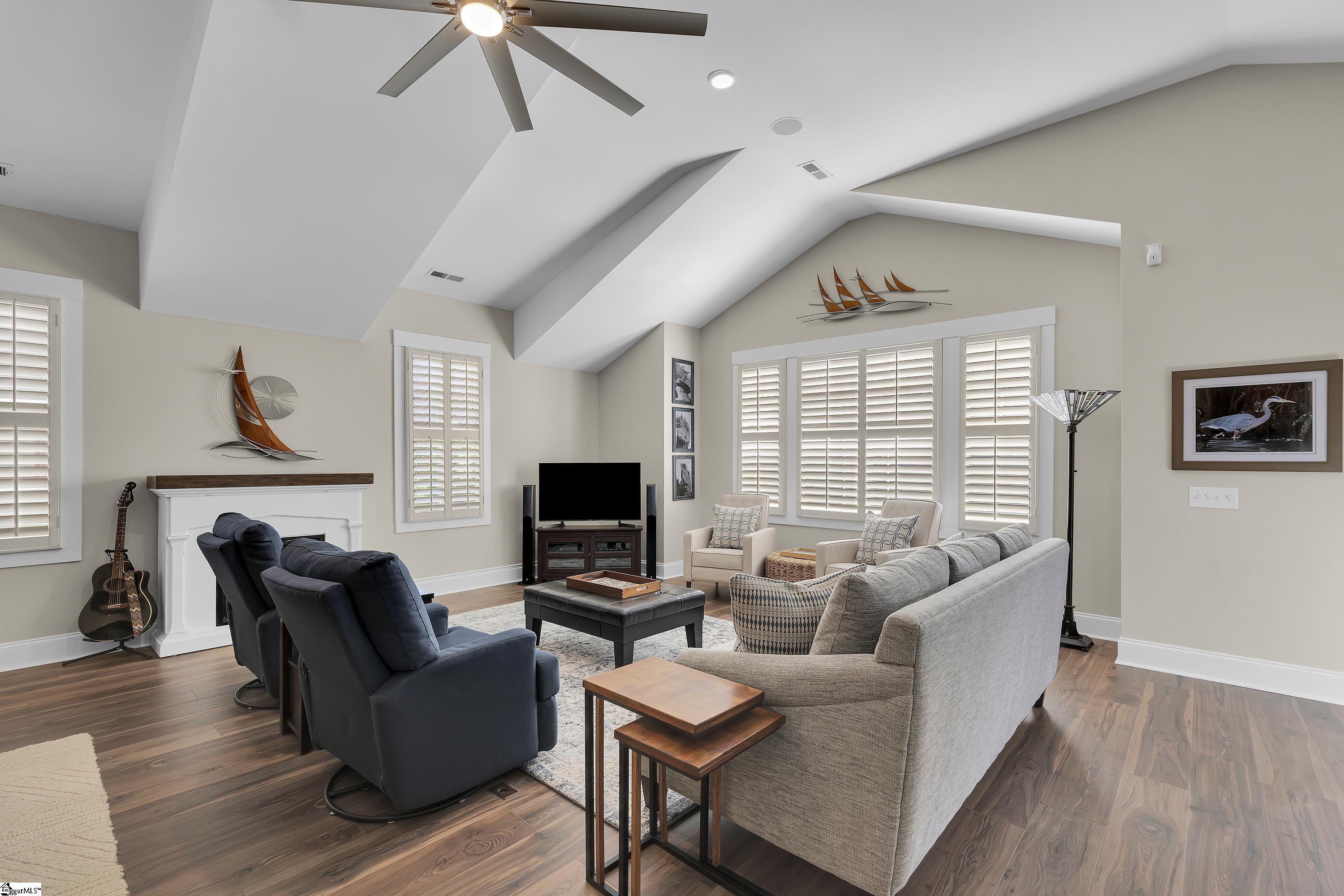 Greenville, South Carolina 29601, United States, 3 Bedrooms Bedrooms, ,4 BathroomsBathrooms,Residential,Active,238522