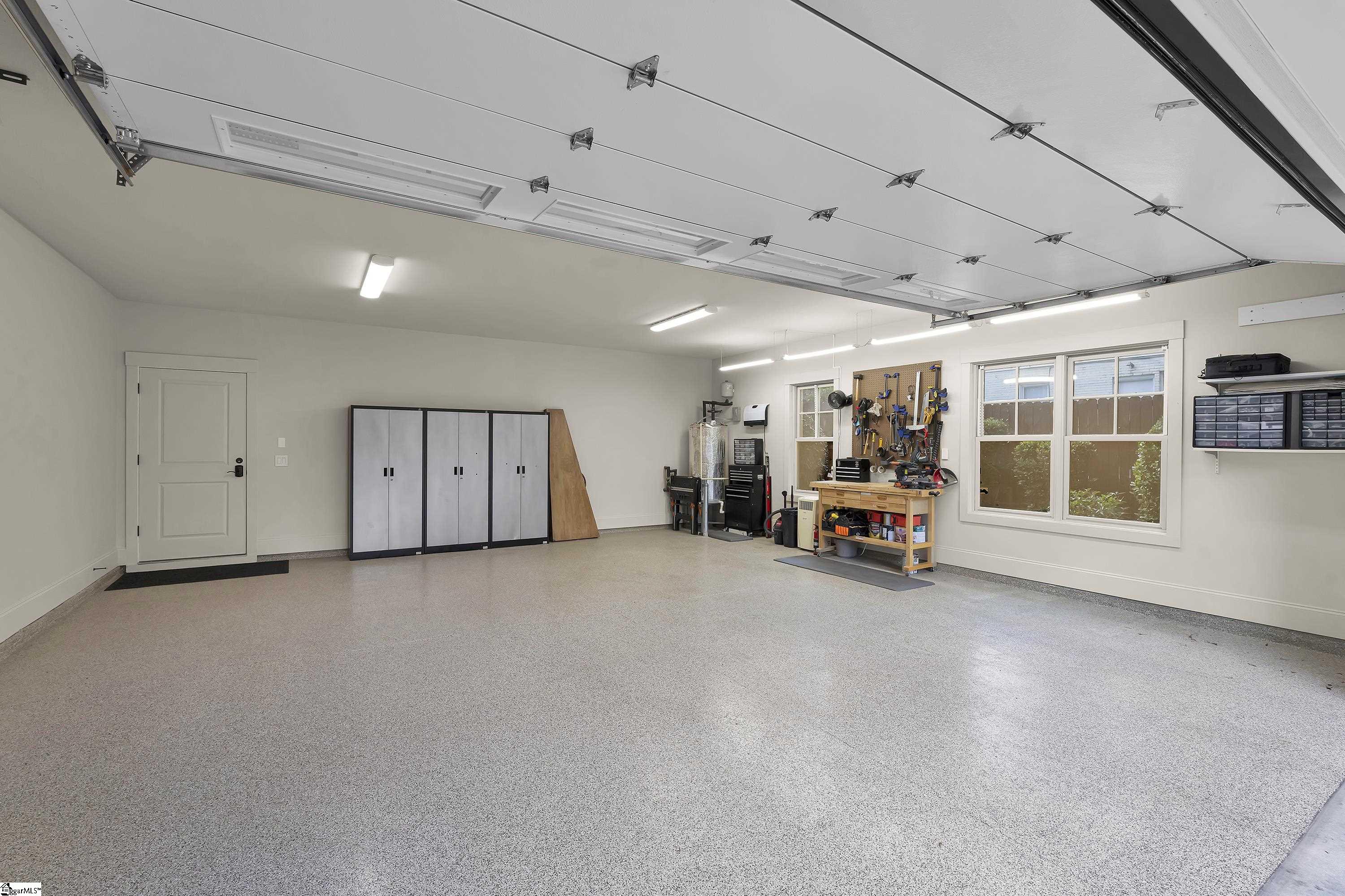 Greenville, South Carolina 29601, United States, 3 Bedrooms Bedrooms, ,4 BathroomsBathrooms,Residential,Active,238522