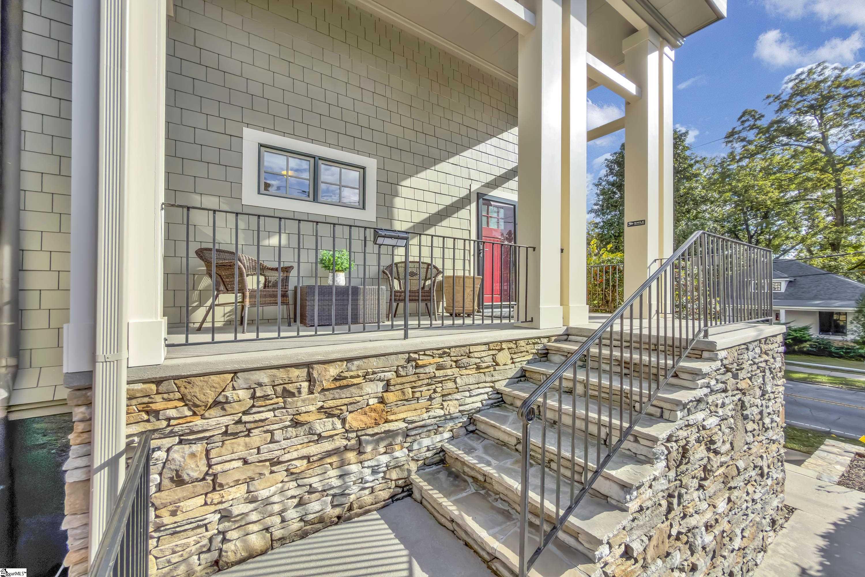 Greenville, South Carolina 29601, United States, 3 Bedrooms Bedrooms, ,4 BathroomsBathrooms,Residential,Active,238522