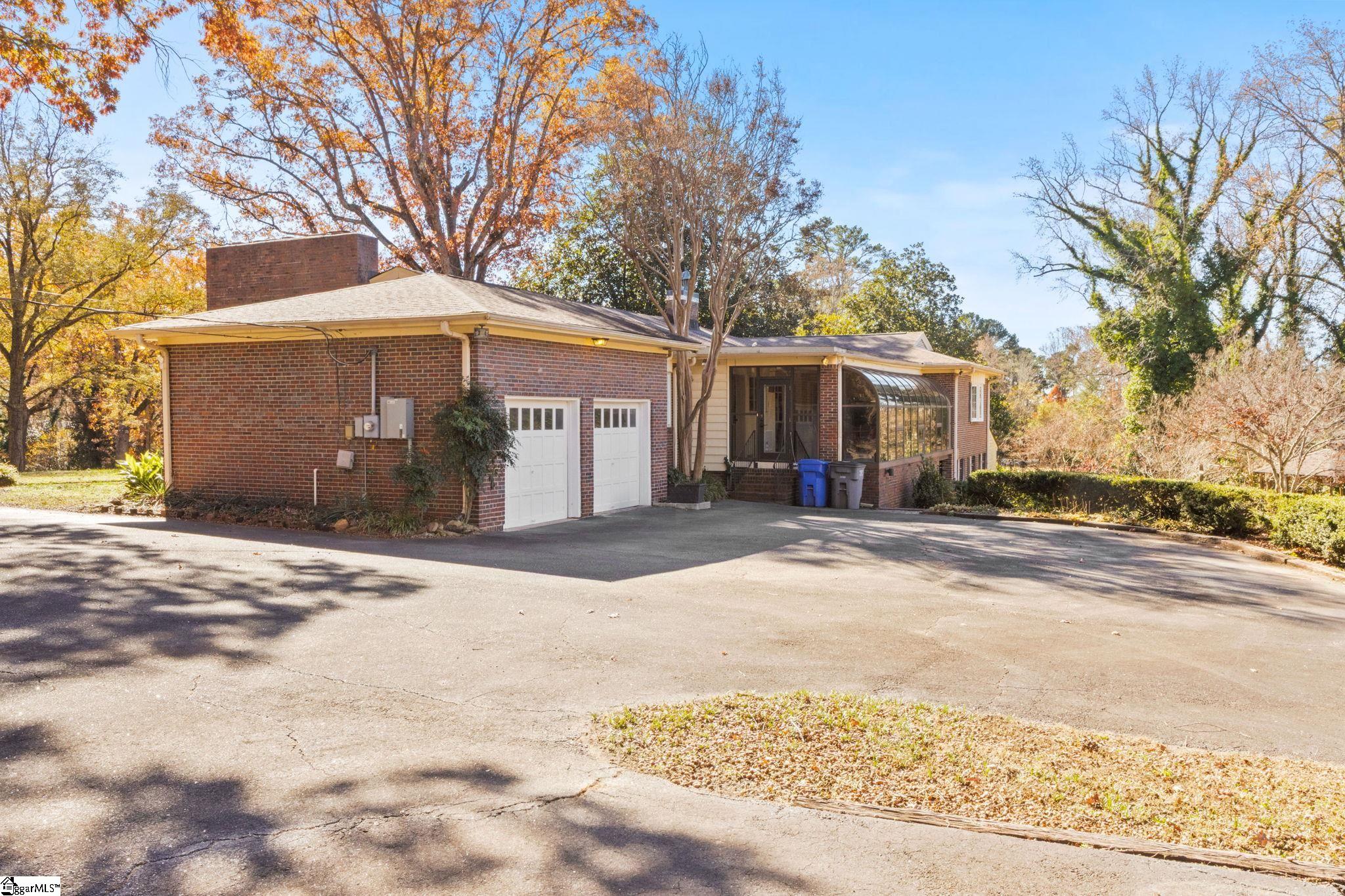 Greenville, South Carolina 29609, United States, 4 Bedrooms Bedrooms, ,4 BathroomsBathrooms,Residential,Active,245214