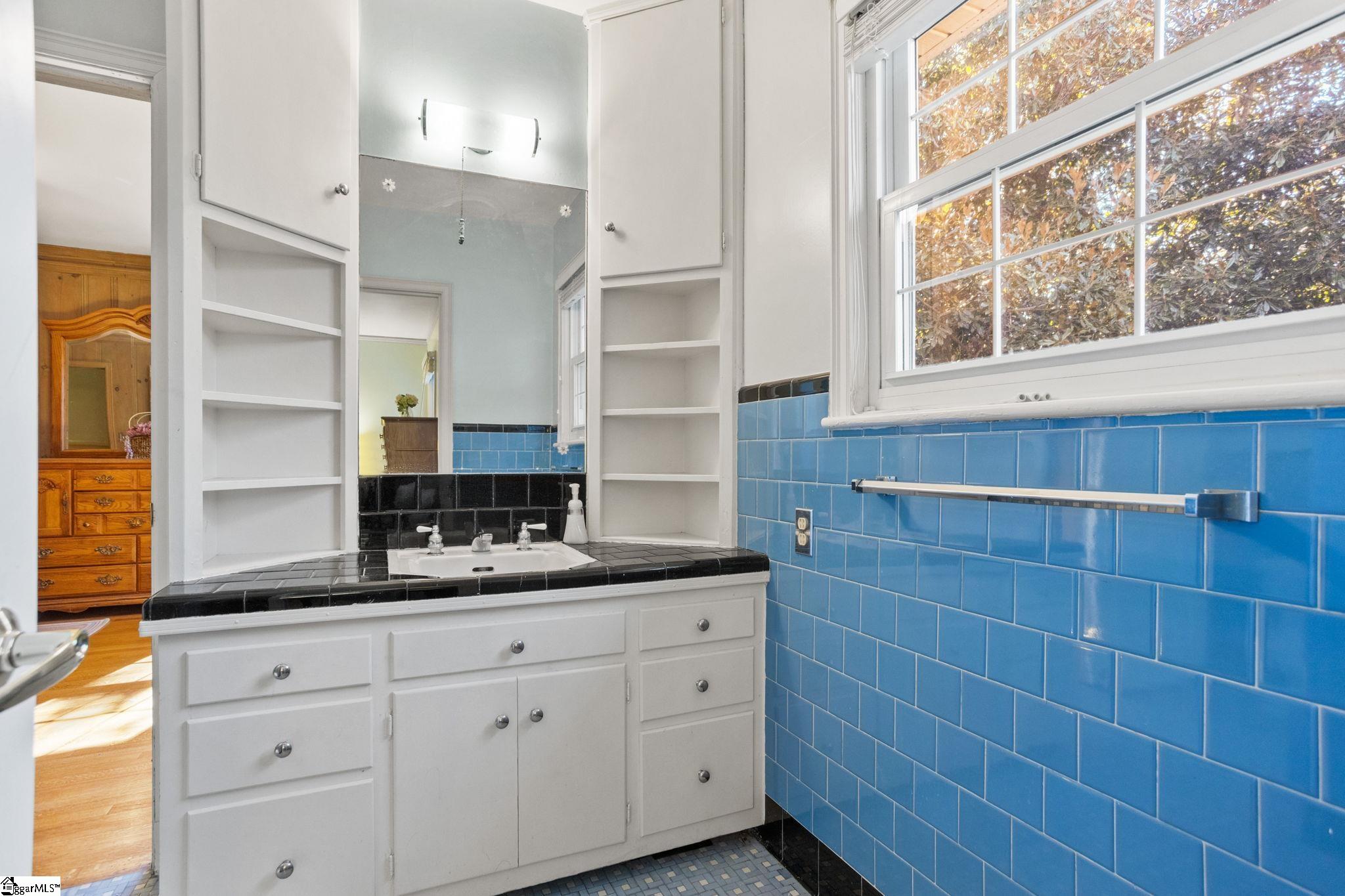 Greenville, South Carolina 29609, United States, 4 Bedrooms Bedrooms, ,4 BathroomsBathrooms,Residential,Active,245214