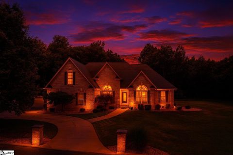 Photo of 412 Isaqueena Drive, Greer, SC 29651 (MLS # 1577507)