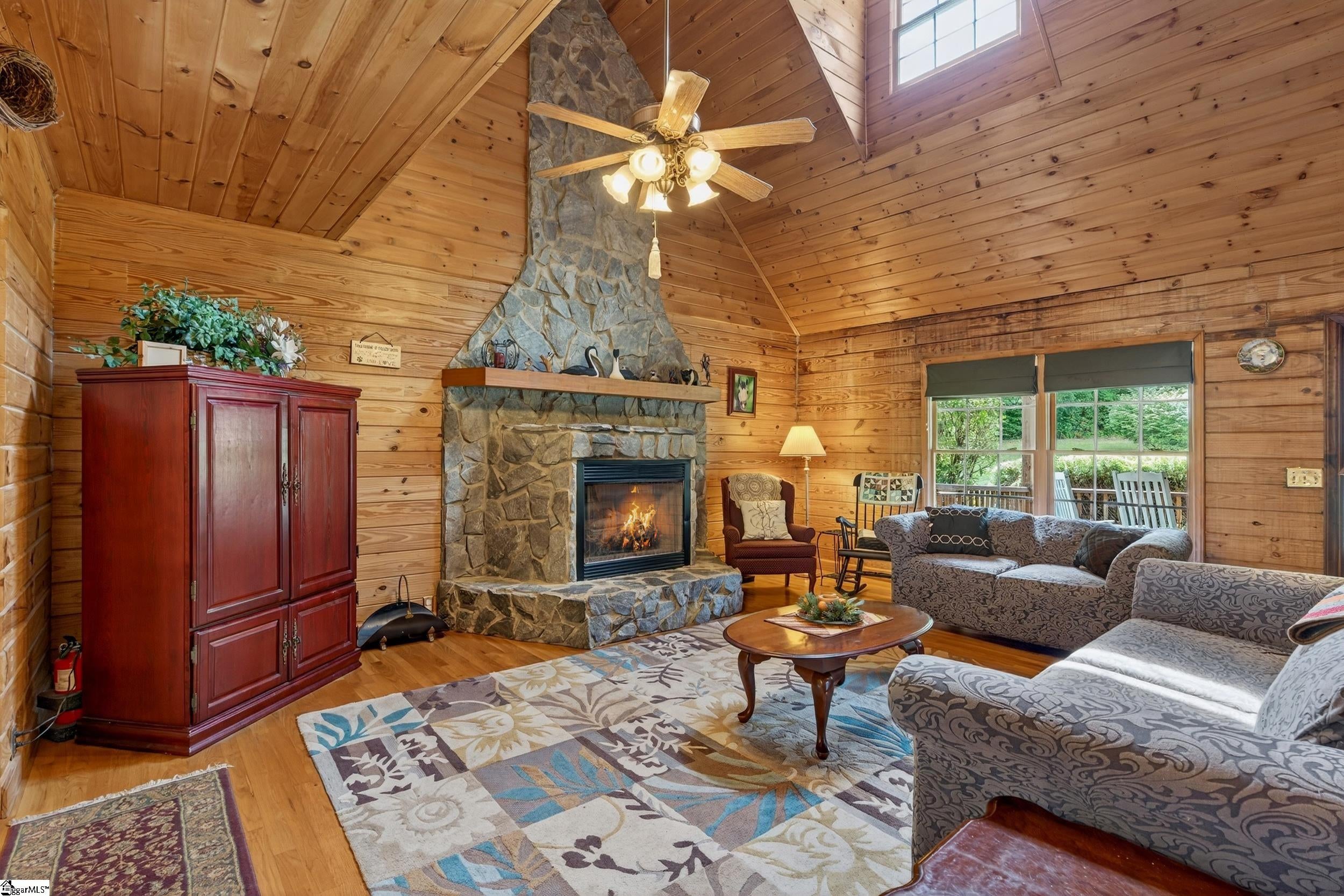 135 Pointe Drive