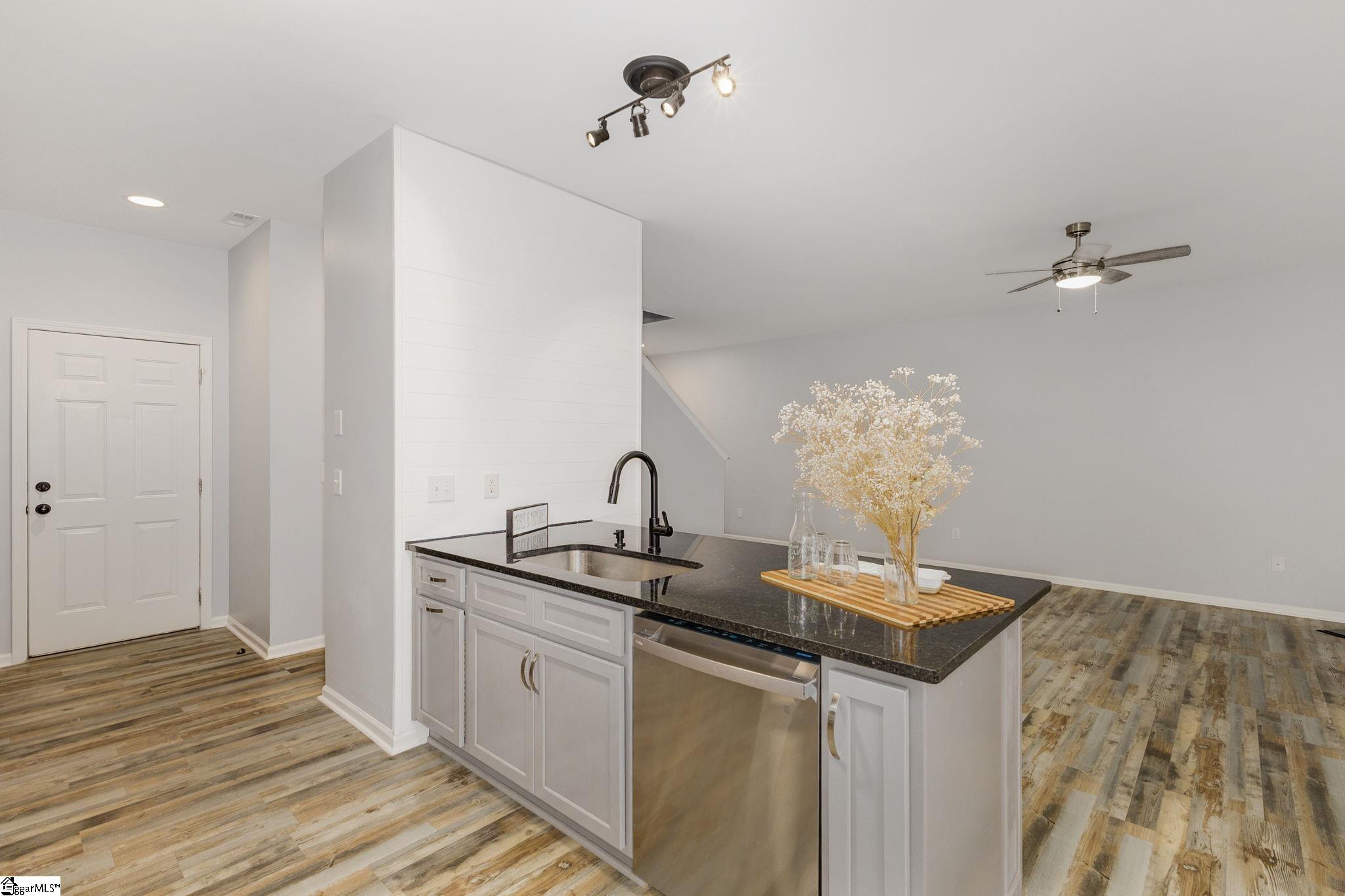 Easley, South Carolina 29642, United States, 4 Bedrooms Bedrooms, ,3 BathroomsBathrooms,Residential,Active,182839