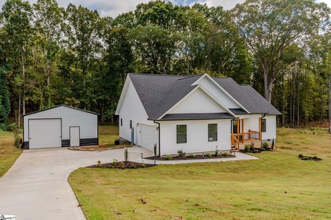Photo of 1355 Campbell Road, Williamston, SC 29697 (MLS # 1571436)