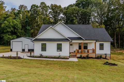 Photo of 1355 Campbell Road, Williamston, SC 29697 (MLS # 1571436)