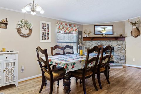 A home in Chesnee