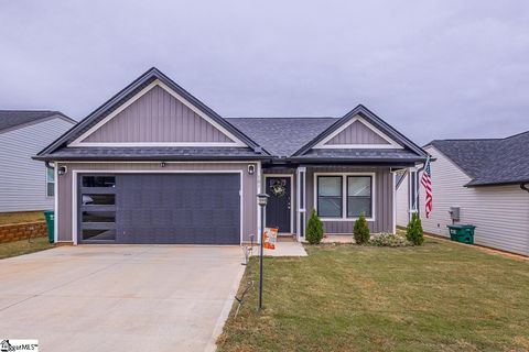 Photo of 101 Sunrise Road, Spartanburg, SC 29302 (MLS # 1578944)