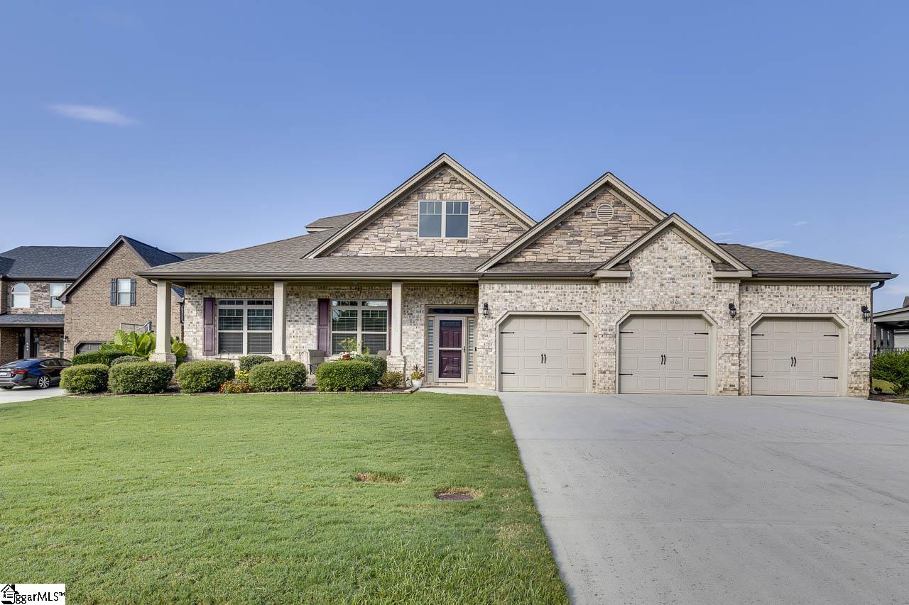 Simpsonville, South Carolina 29681, United States, 4 Bedrooms Bedrooms, ,4 BathroomsBathrooms,Residential,Contingent,204498