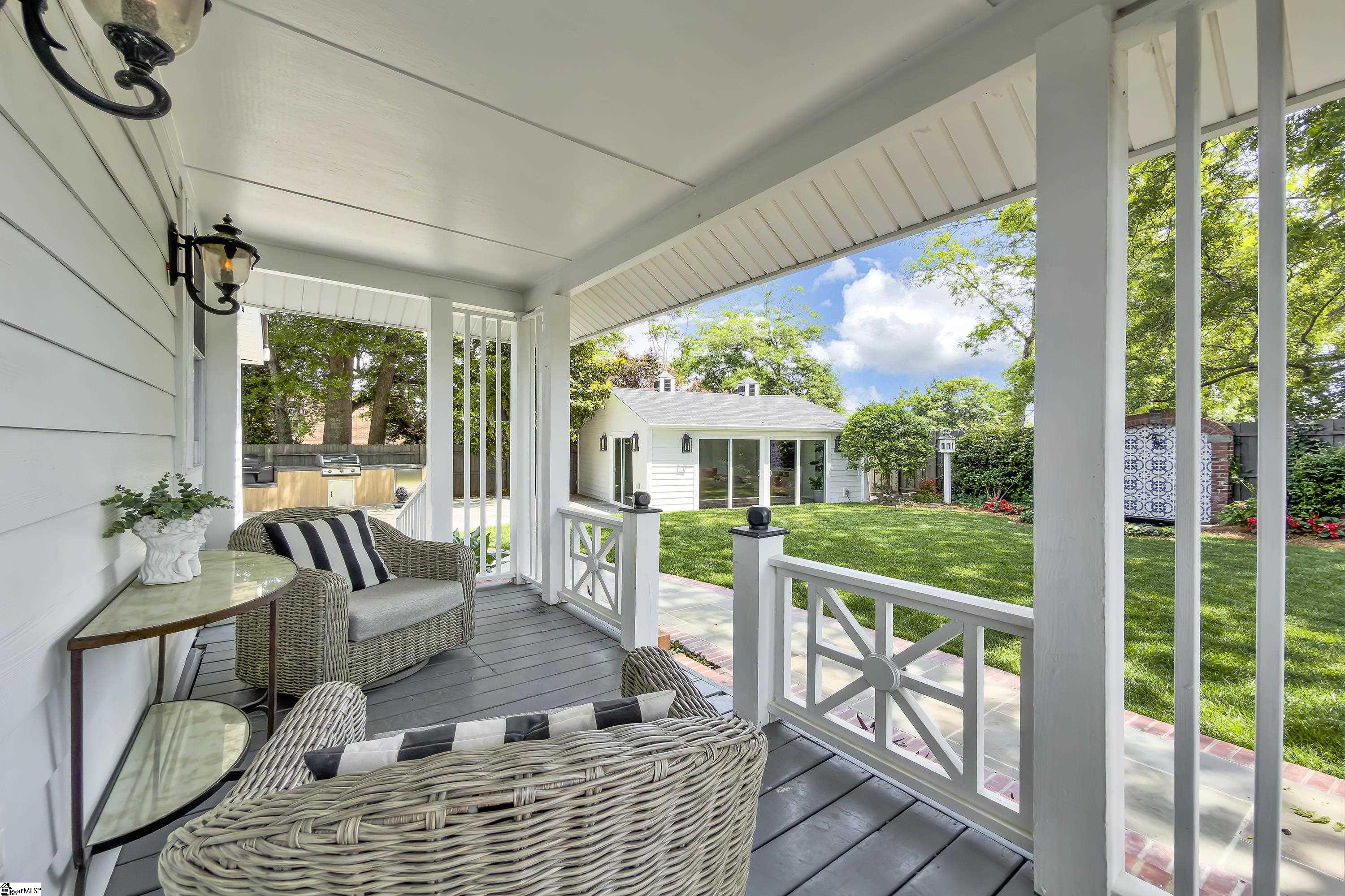 109 W Curtis Street