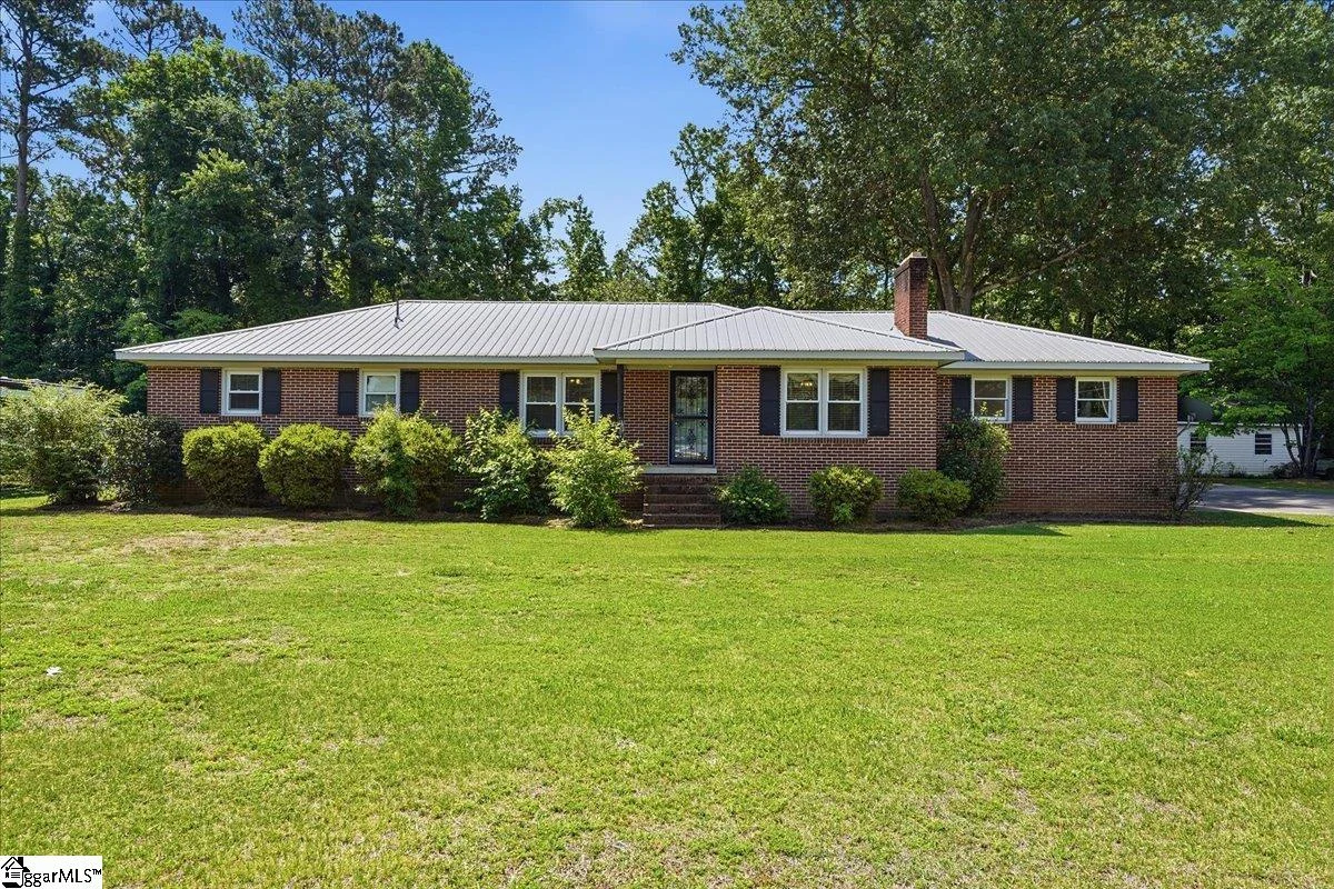 208 Skyland Drive