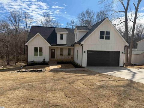 Photo of 14 Ferncrest Drive, Greenville, SC 29605 (MLS # 1586915)