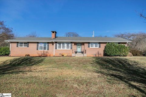 Photo of 141 Mcjunkin Drive, Pickens, SC 29671 (MLS # 1577984)