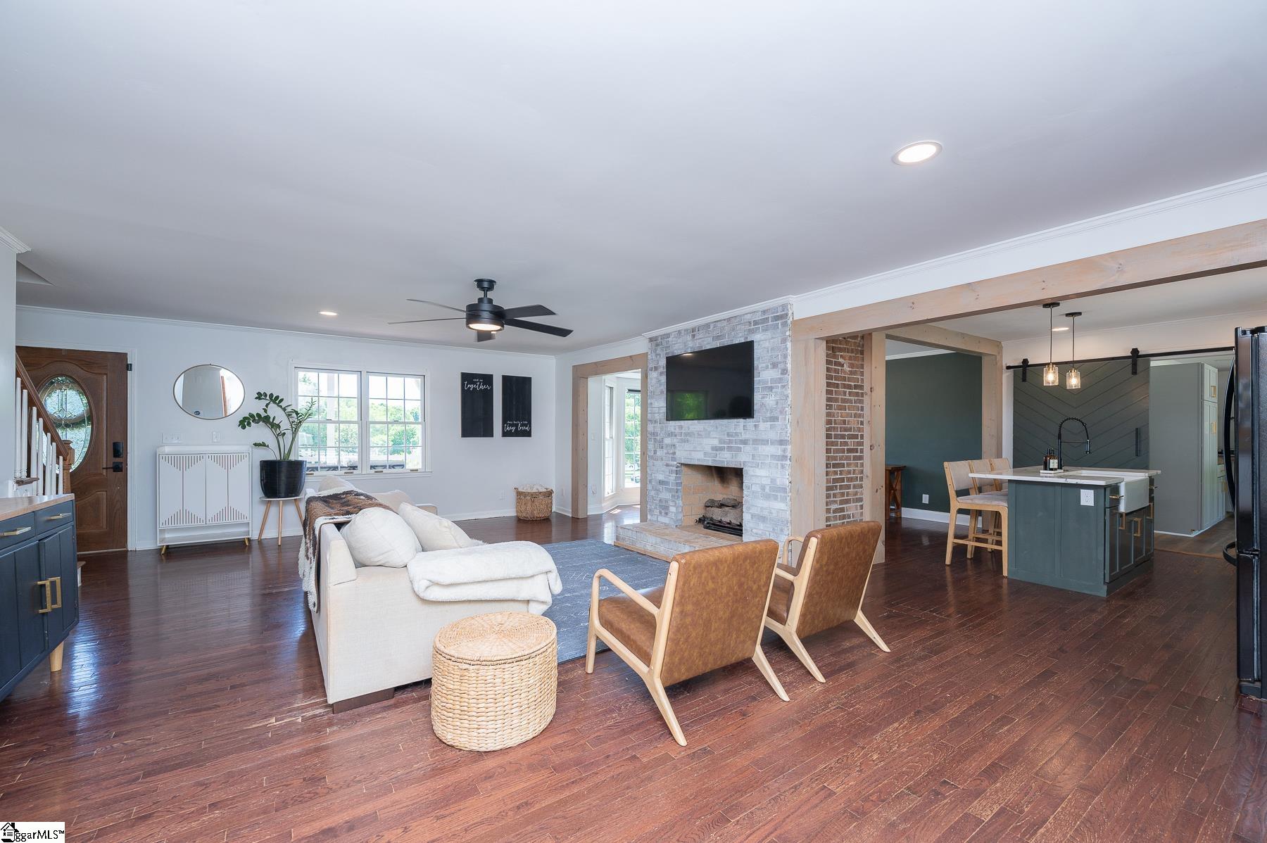 206 Mountain Crest Drive