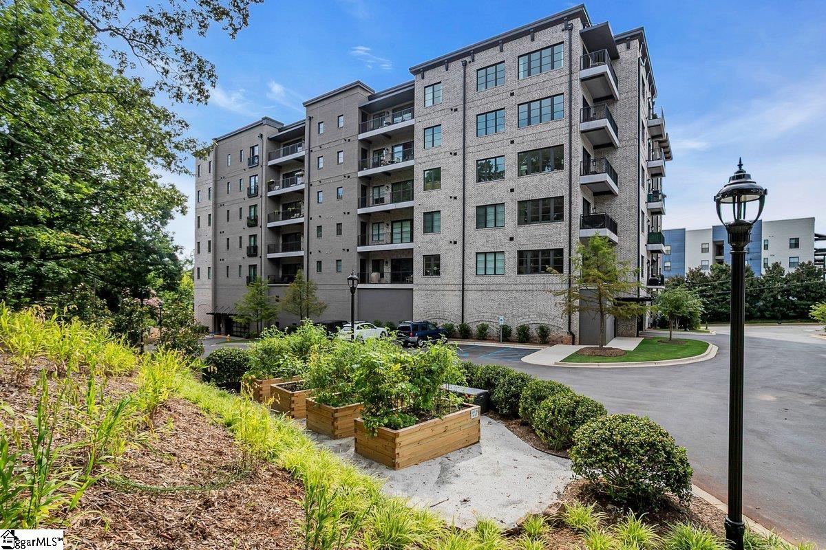 95 Dr. David C. Francis Street Unit 401