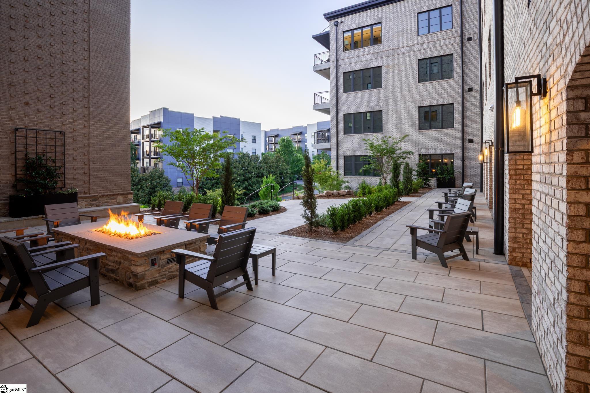 Greenville, South Carolina 29601, United States, 2 Bedrooms Bedrooms, ,2 BathroomsBathrooms,Residential,Active,218775