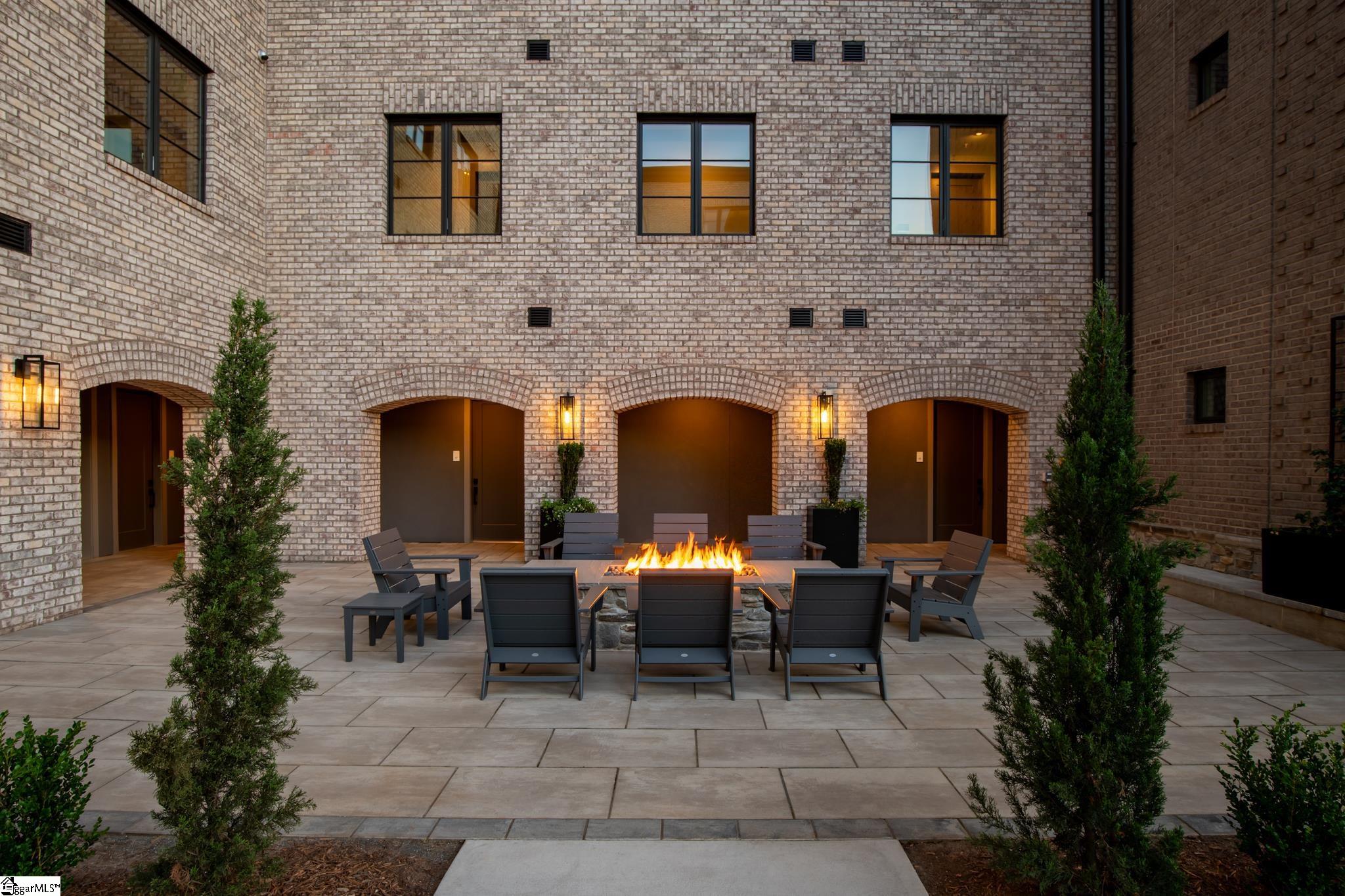 Greenville, South Carolina 29601, United States, 2 Bedrooms Bedrooms, ,2 BathroomsBathrooms,Residential,Active,218775