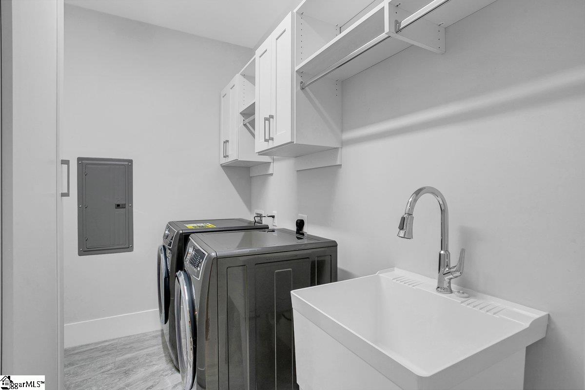 Greenville, South Carolina 29601, United States, 2 Bedrooms Bedrooms, ,2 BathroomsBathrooms,Residential,Active,218775