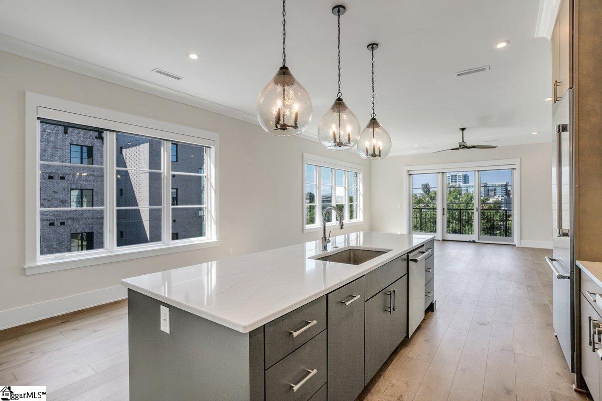 Greenville, South Carolina 29601, United States, 2 Bedrooms Bedrooms, ,2 BathroomsBathrooms,Residential,Active,218775