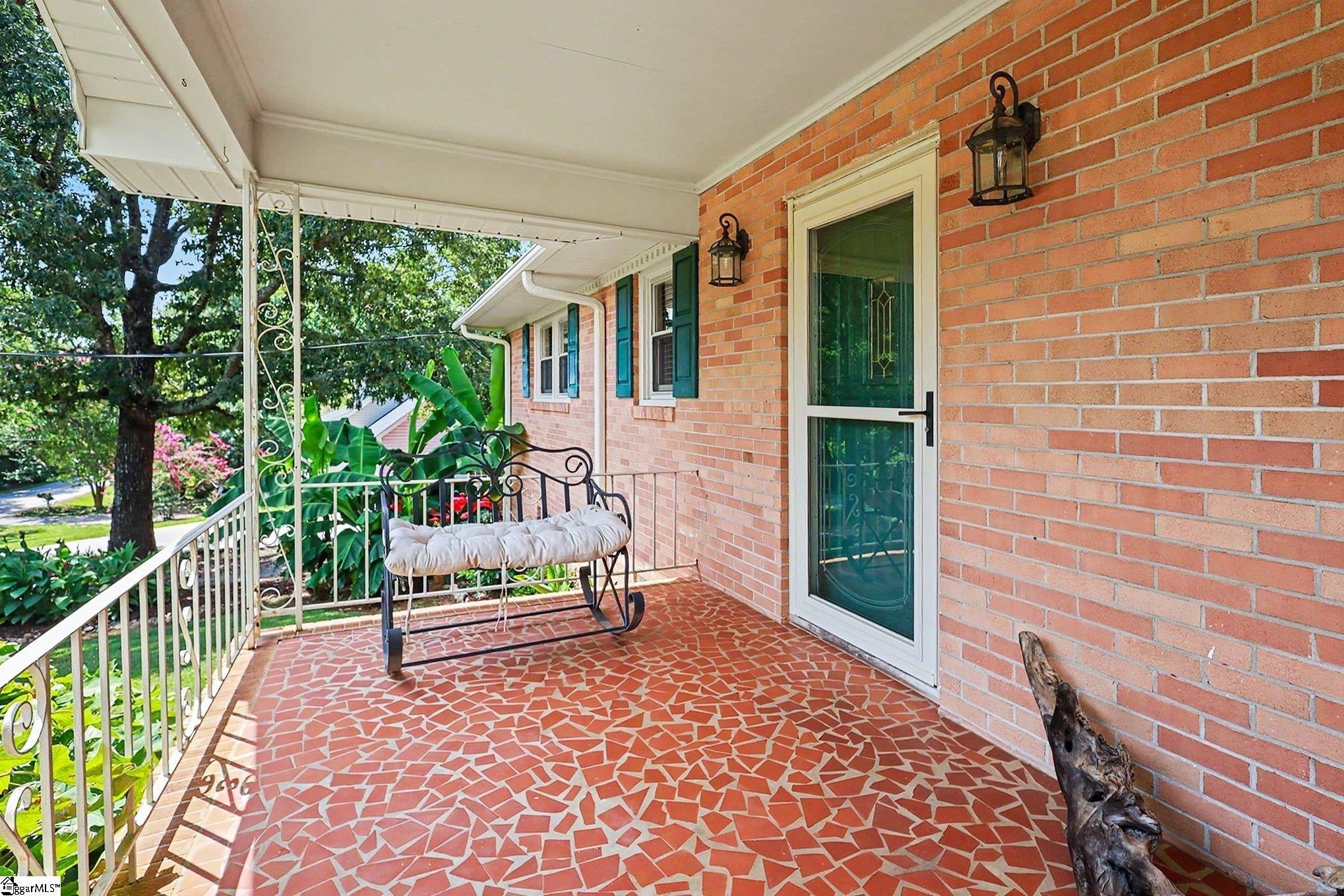 1095 Alexander Road