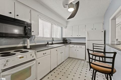 Tiny photo for 37 Briarglen Place, Greenville, SC 29615 (MLS # 1577044)