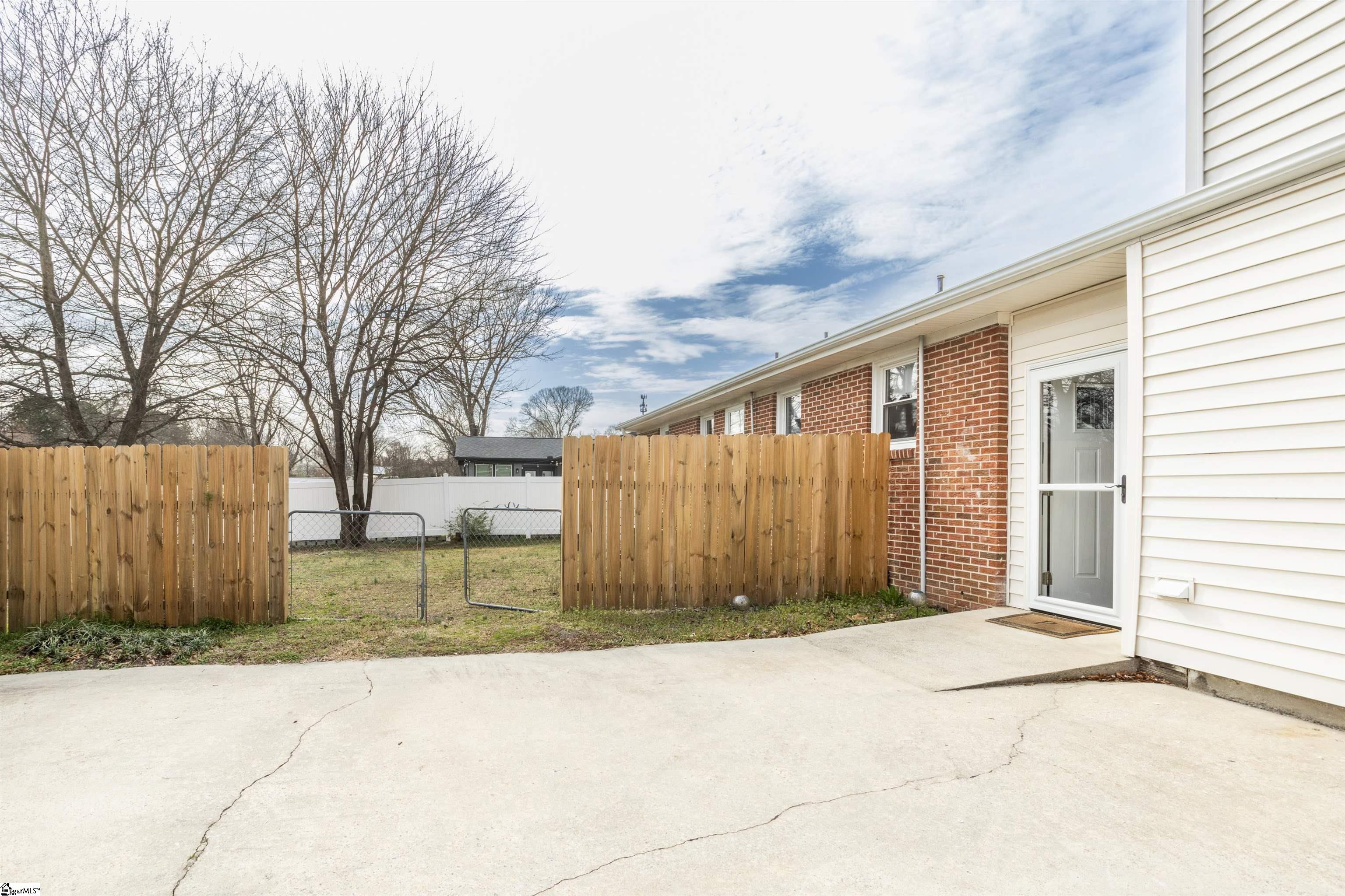 Taylors, South Carolina 29687, United States, 3 Bedrooms Bedrooms, ,2 BathroomsBathrooms,Residential,Contingent,85786